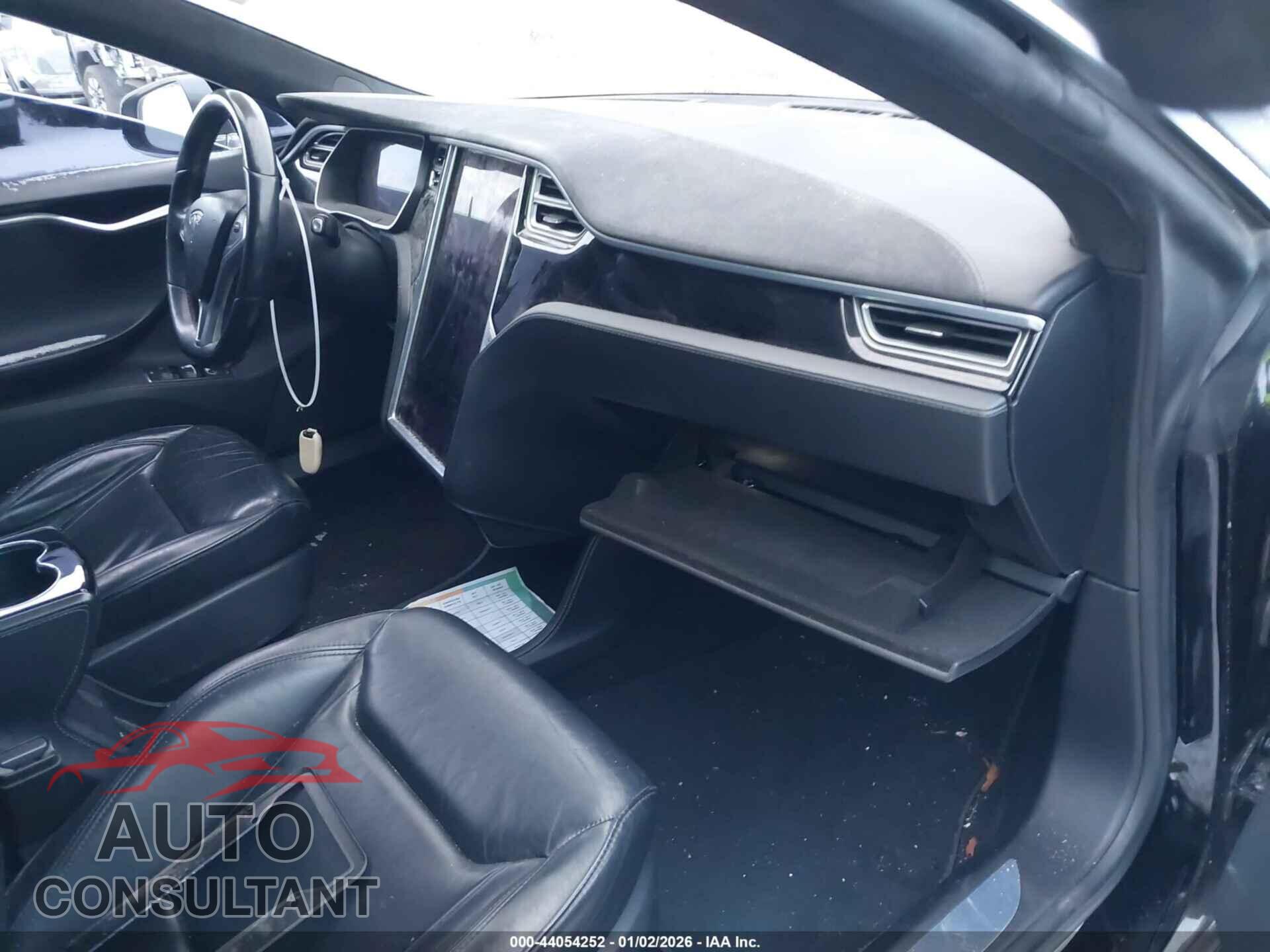 TESLA MODEL S 2014 - 5YJSA1H28EFP64219