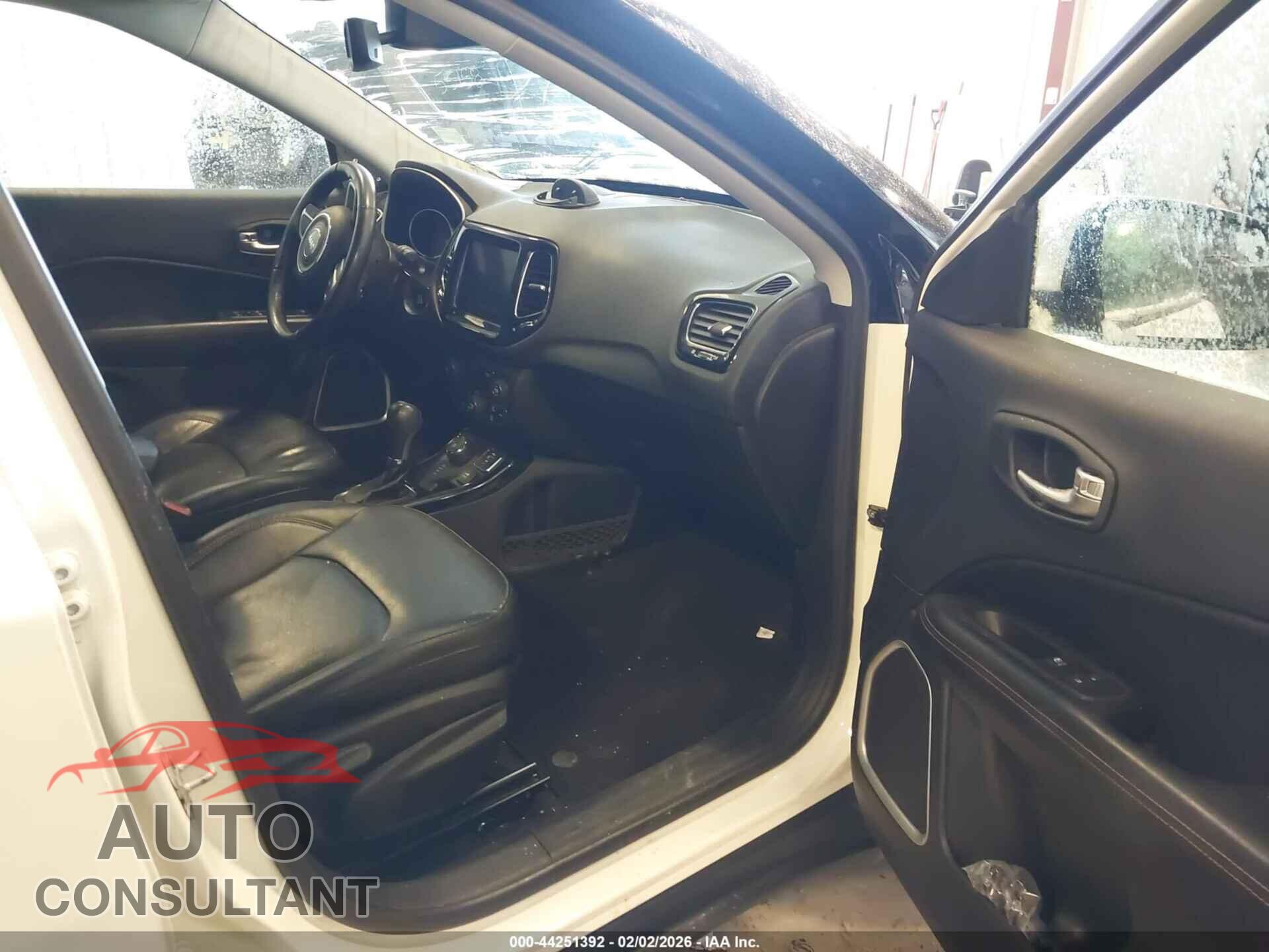 JEEP COMPASS 2019 - 3C4NJDCB2KT657007