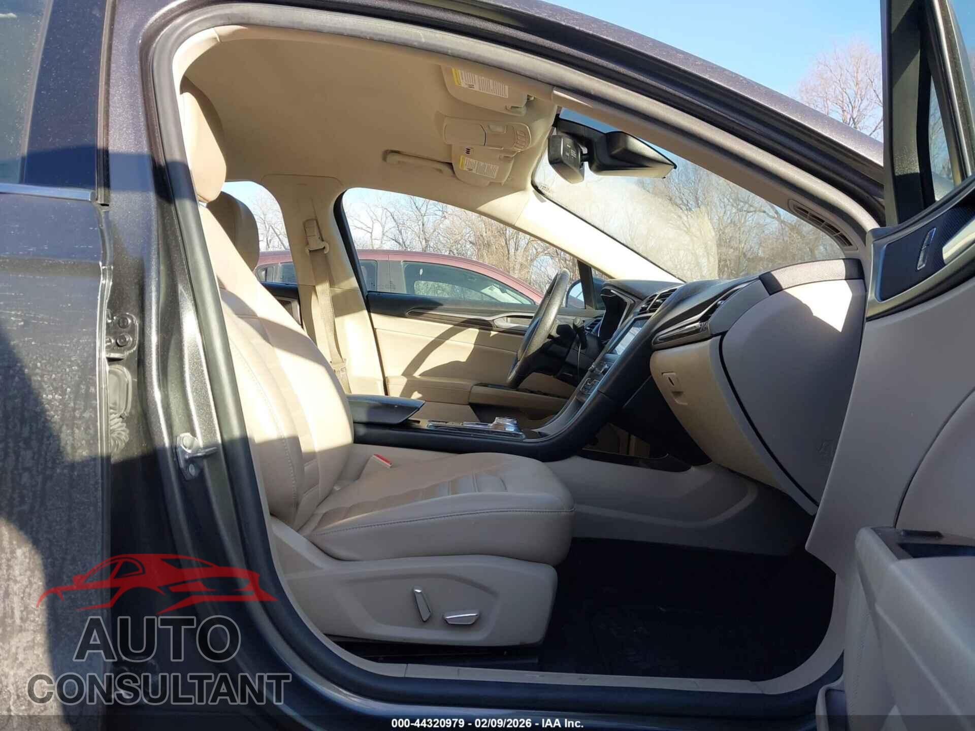 FORD FUSION 2020 - 3FA6P0CD2LR136872