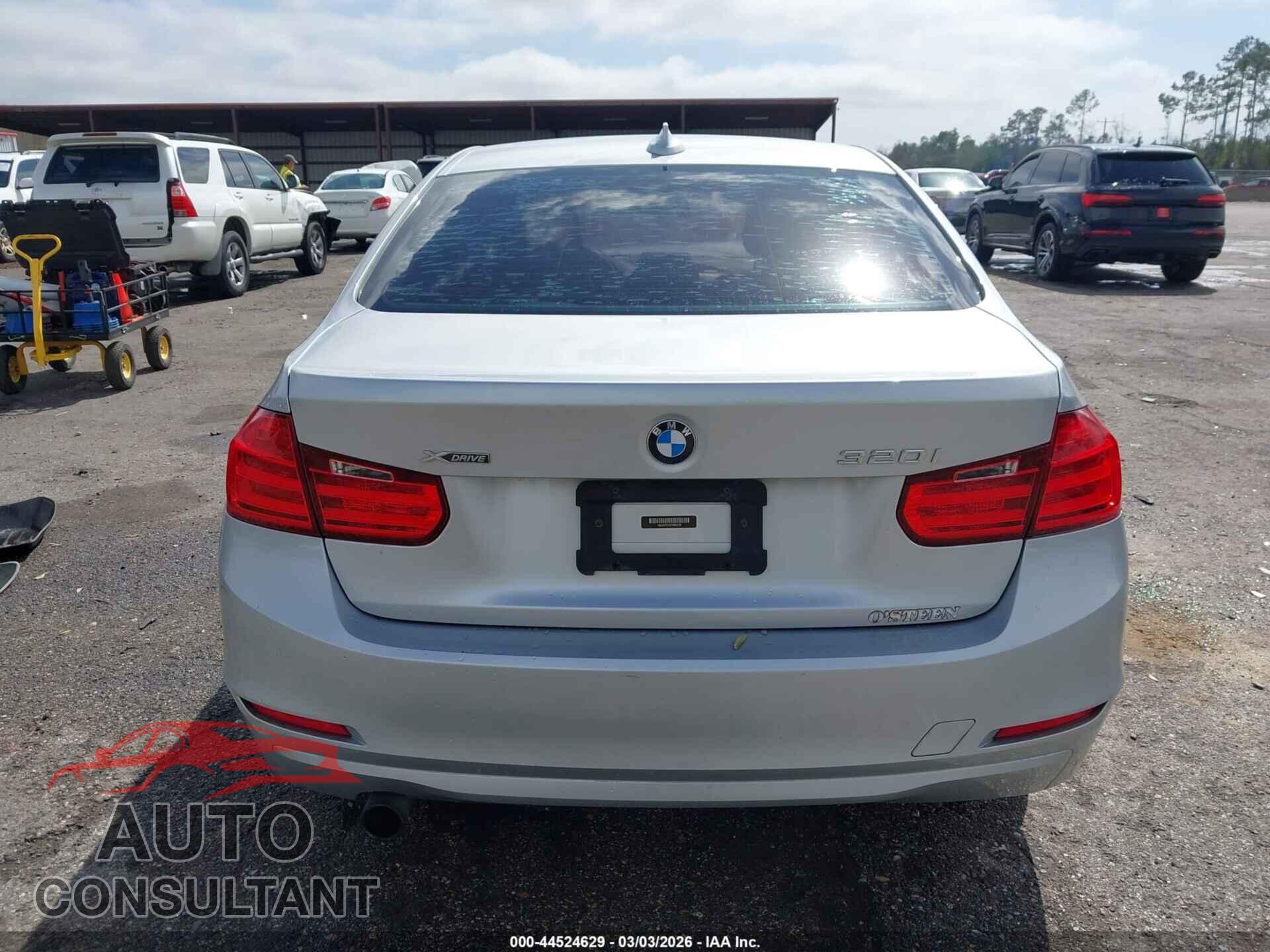 BMW 320I 2015 - WBA3C3C52FP663208