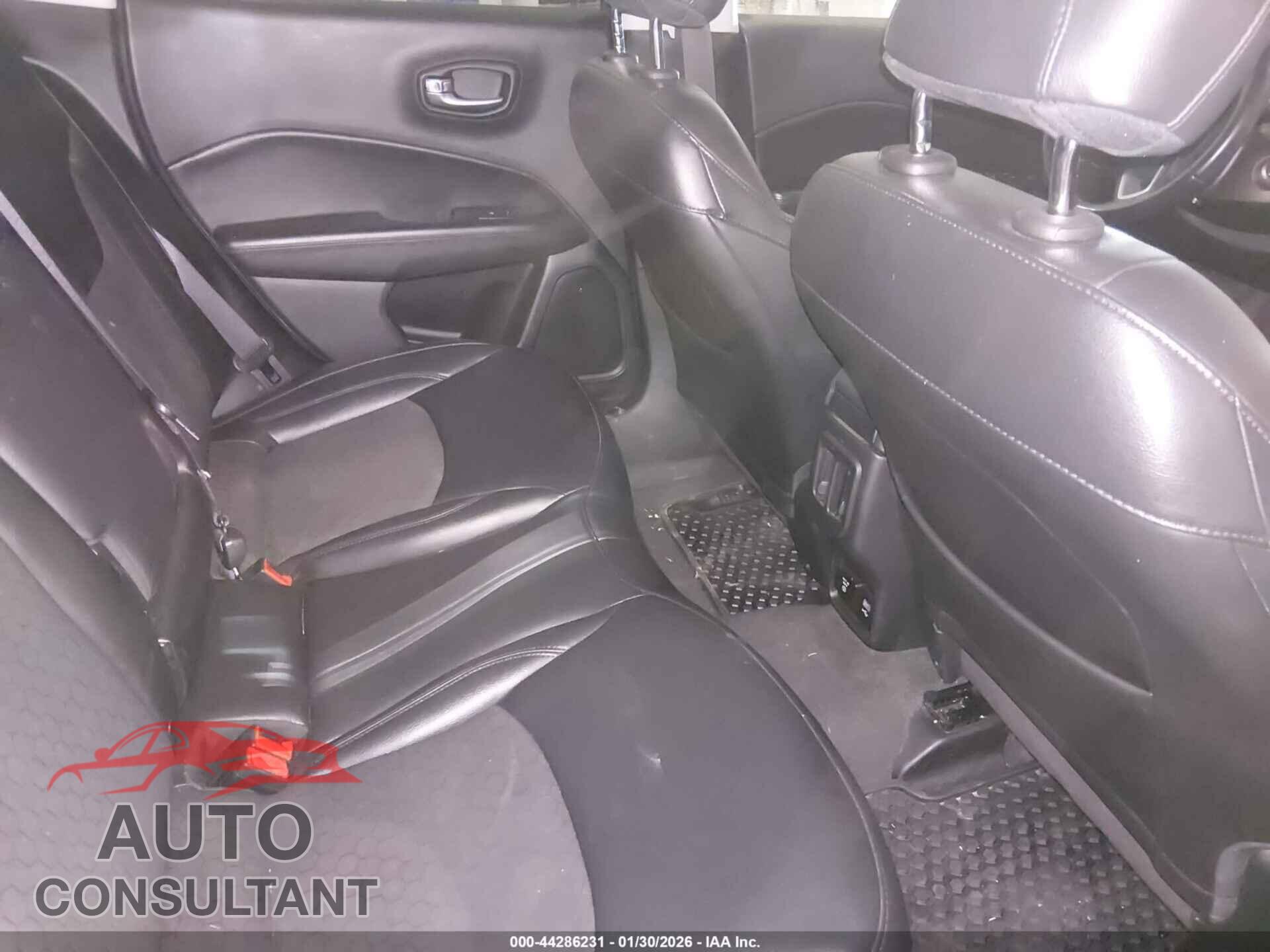 JEEP COMPASS 2019 - 3C4NJDBB0KT731090