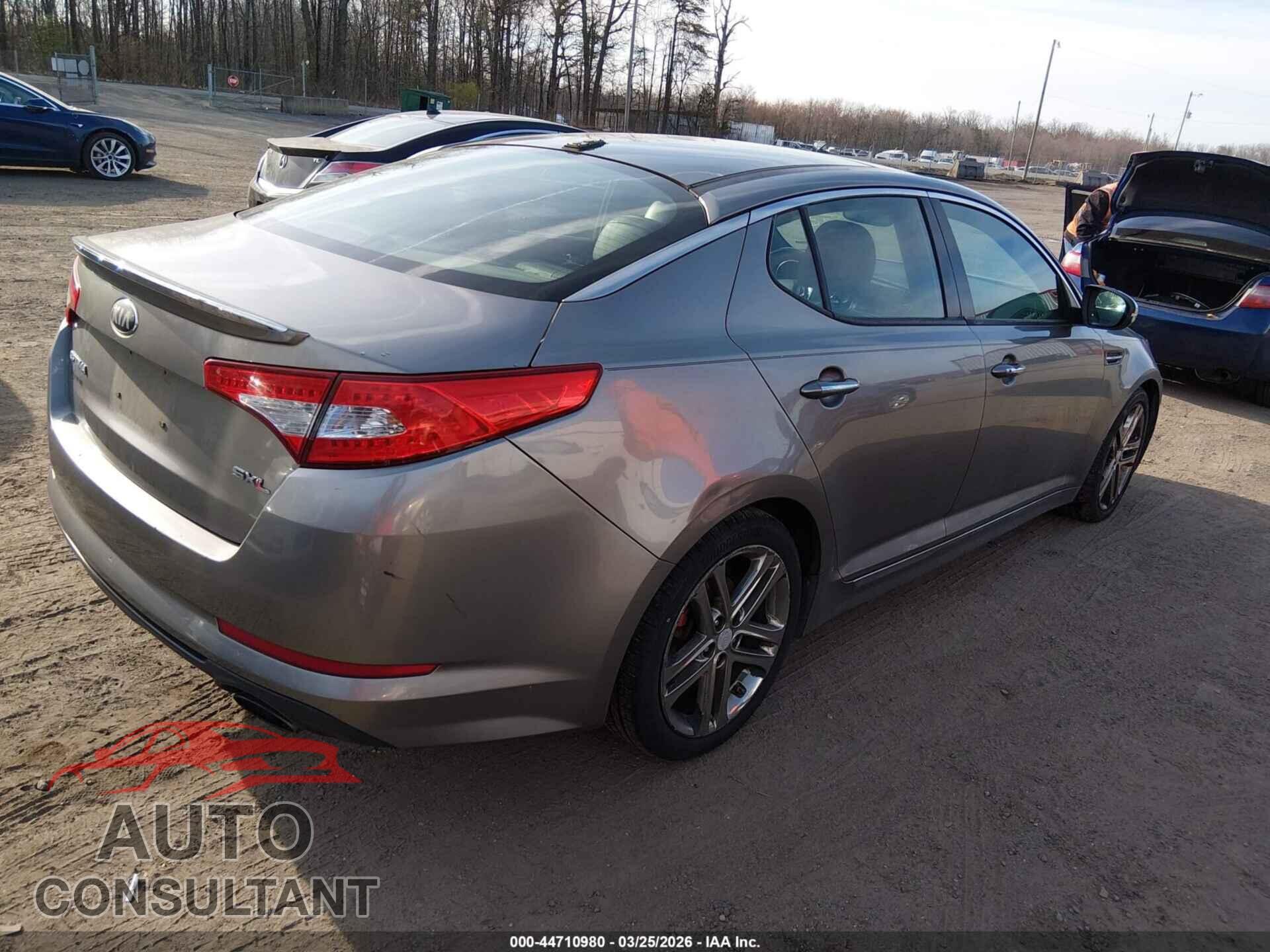 KIA OPTIMA 2013 - 5XXGR4A65DG205140