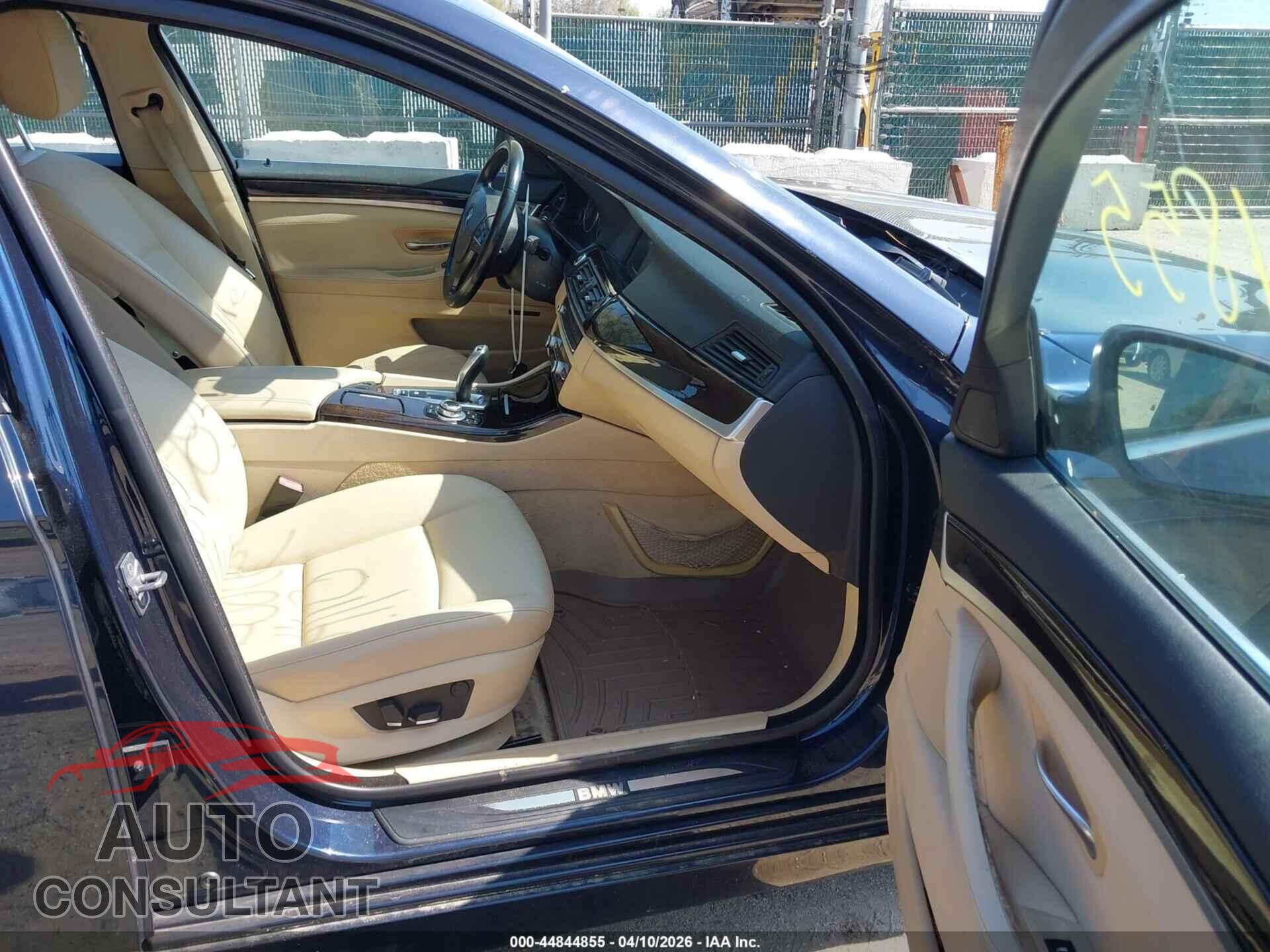 BMW 528I 2011 - WBAFR1C57BC747588