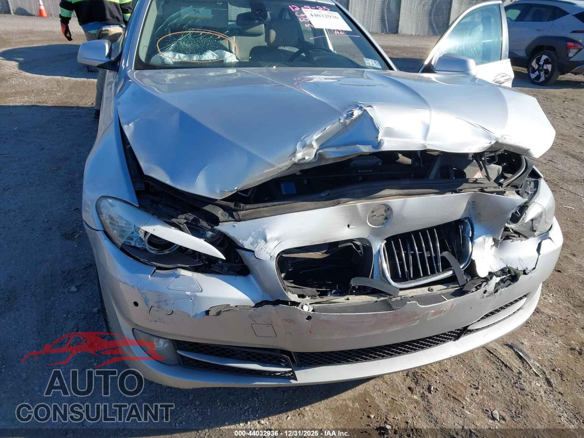 BMW 535I 2011 - WBAFU7C50BC777680