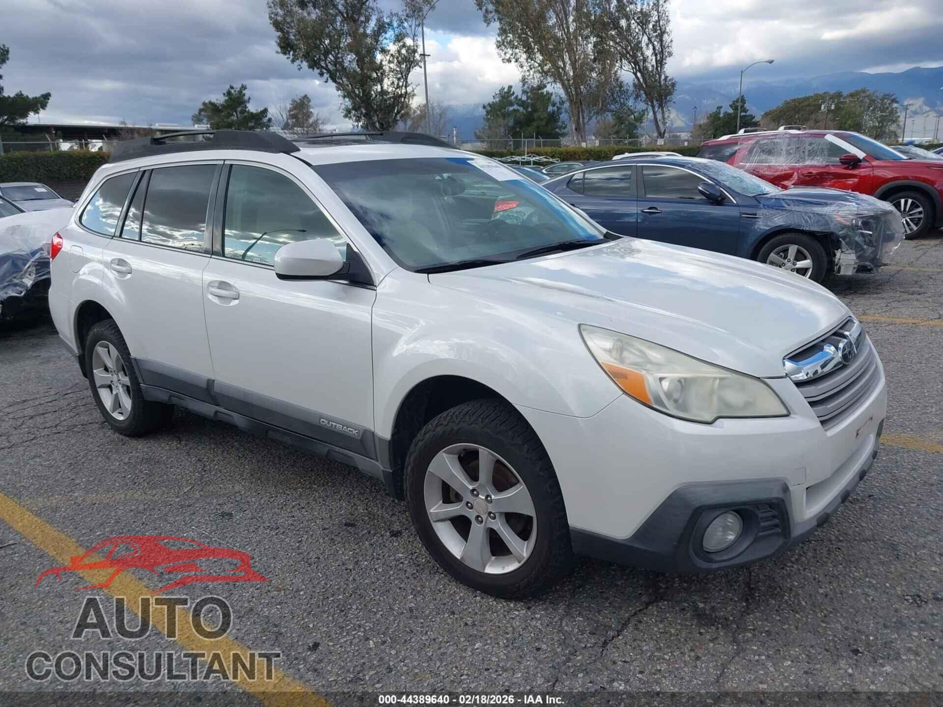 SUBARU OUTBACK 2013 - 4S4BRBGC4D3274375