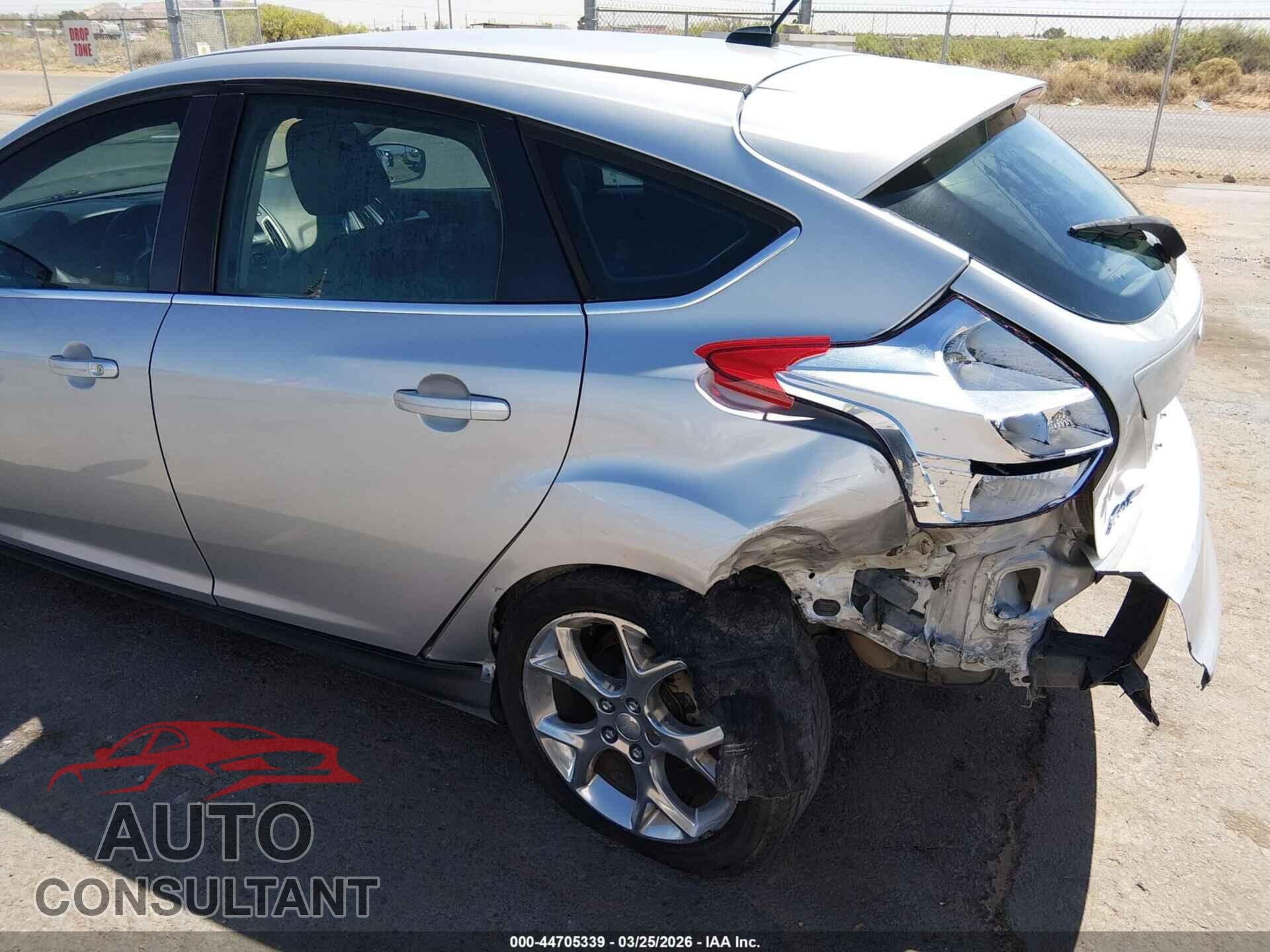 FORD FOCUS 2012 - 1FAHP3M2XCL129643