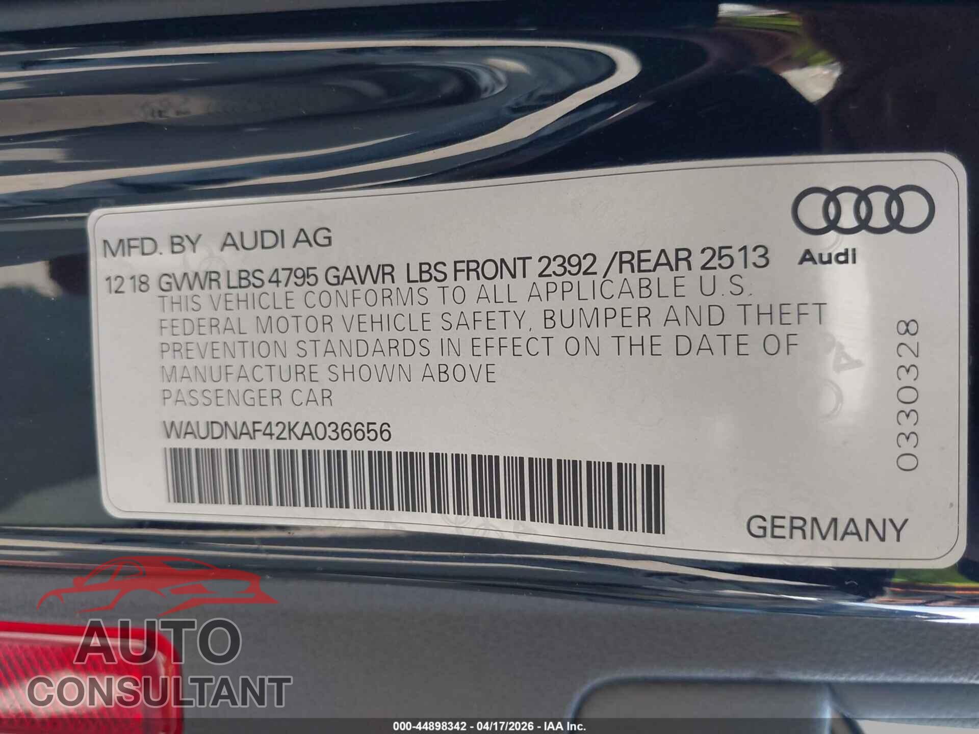 AUDI A4 2019 - WAUDNAF42KA036656