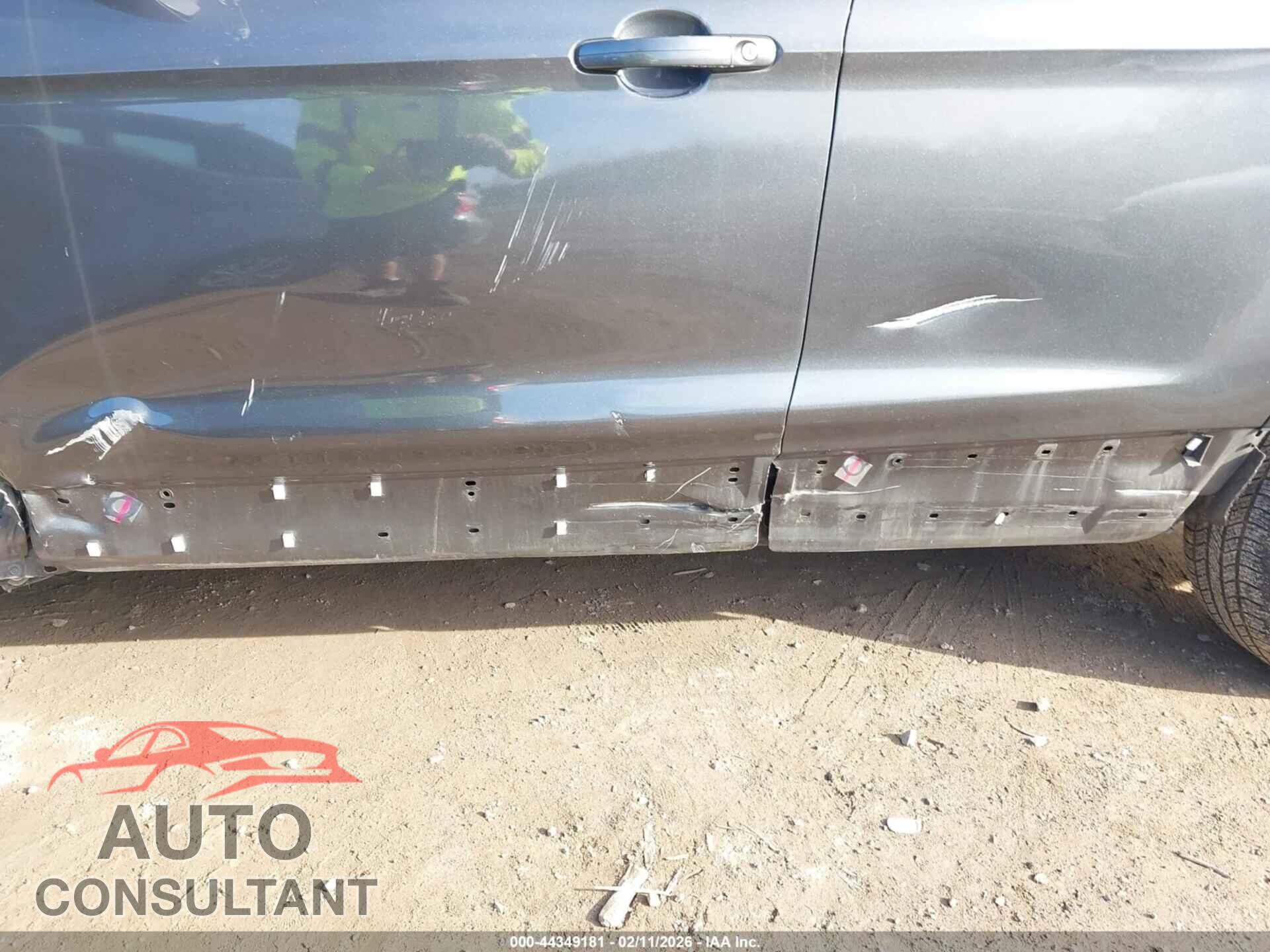 FORD ESCAPE 2017 - 1FMCU9GD1HUC22190