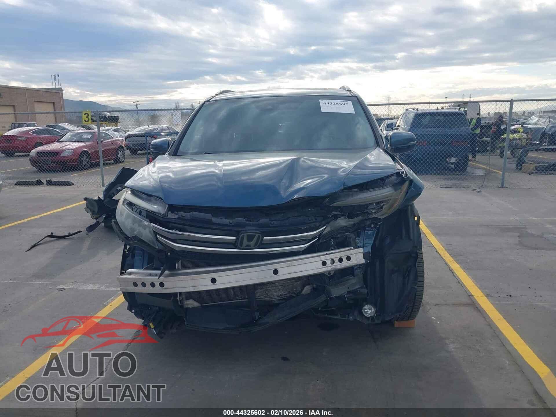 HONDA PILOT 2017 - 5FNYF5H93HB001903