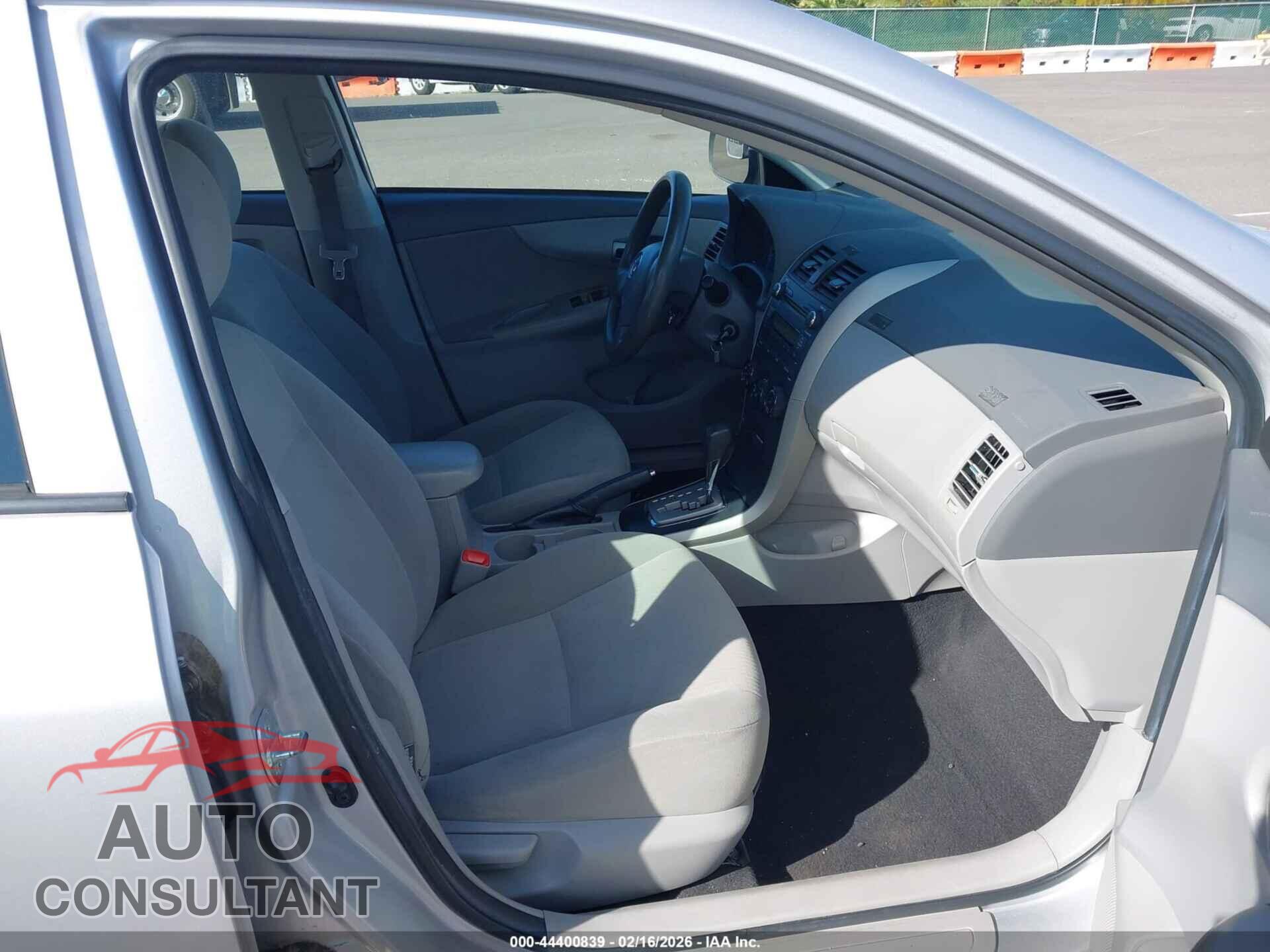 TOYOTA COROLLA 2010 - 2T1BU4EE5AC501059