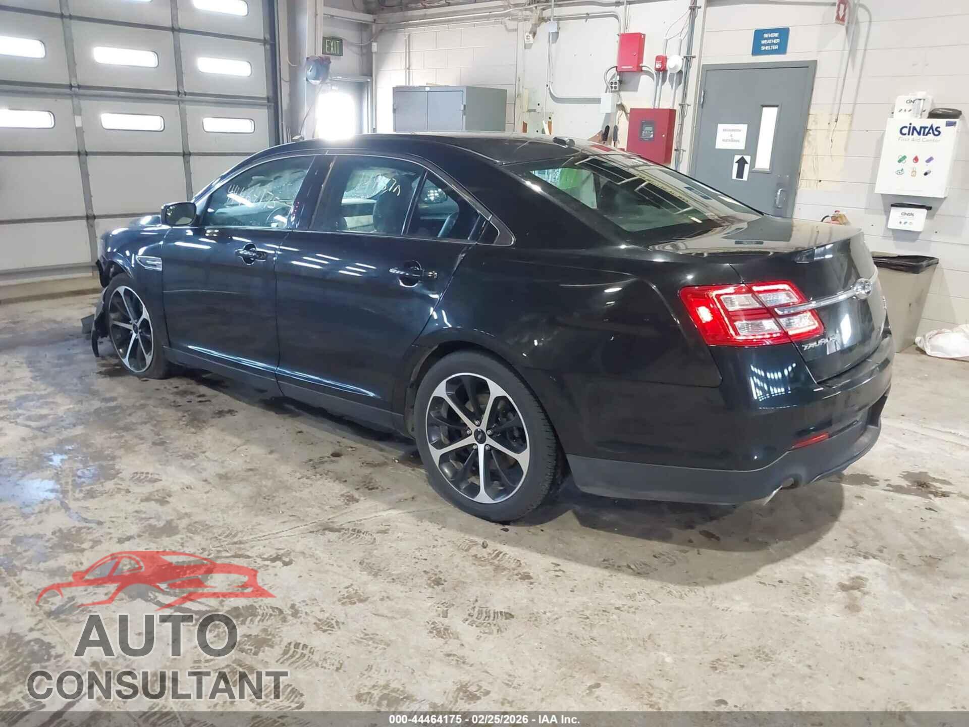 FORD TAURUS 2015 - 1FAHP2E85FG122402