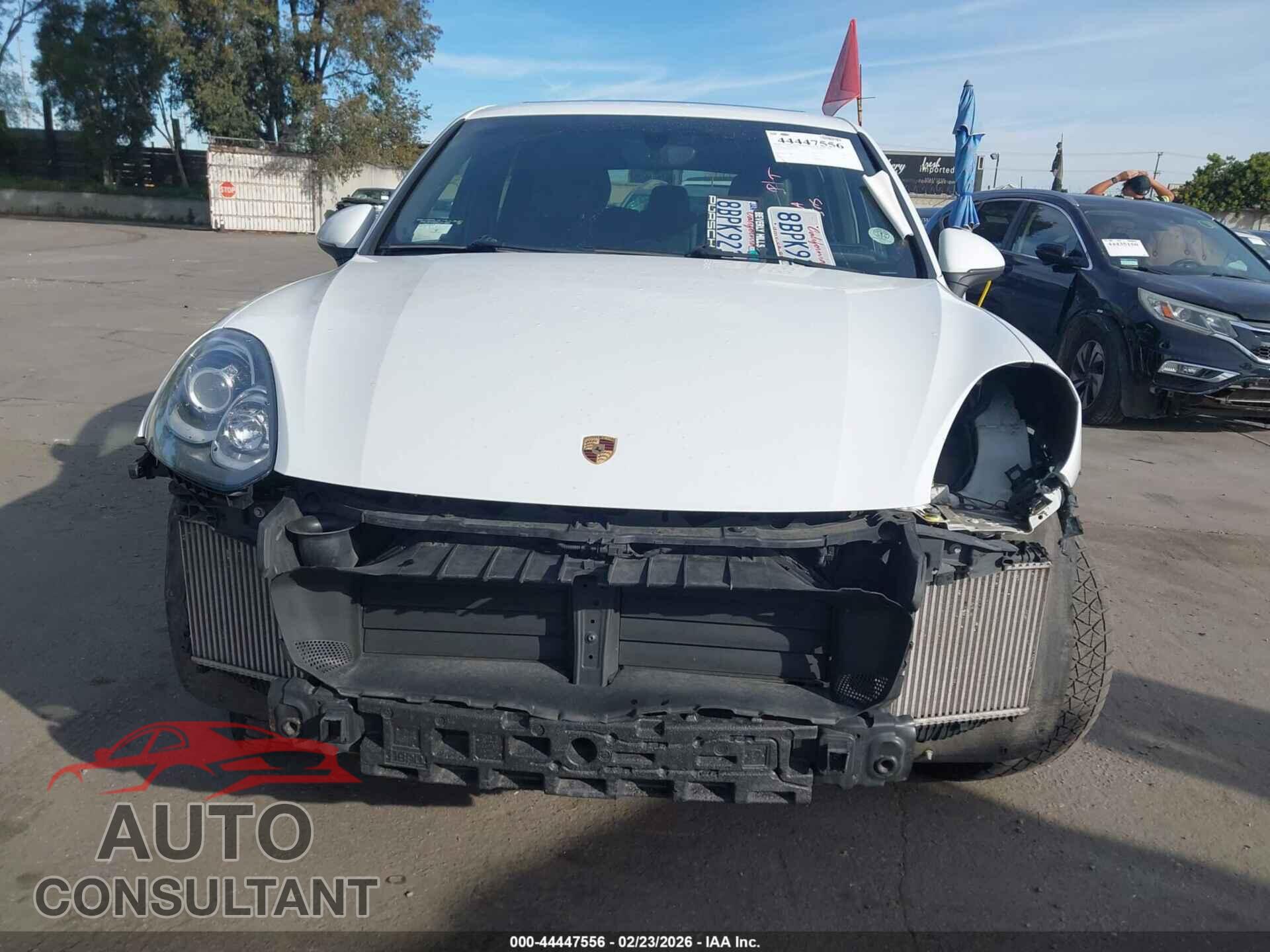 PORSCHE CAYENNE 2016 - WP1AF2A29GKA40427