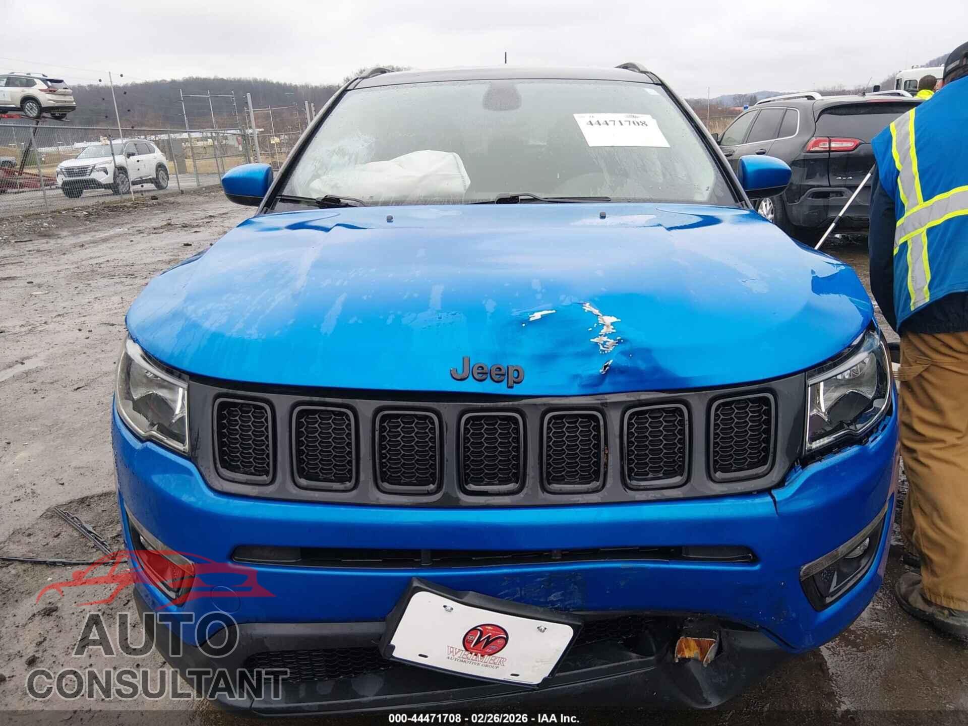 JEEP COMPASS 2019 - 3C4NJDBB6KT697575