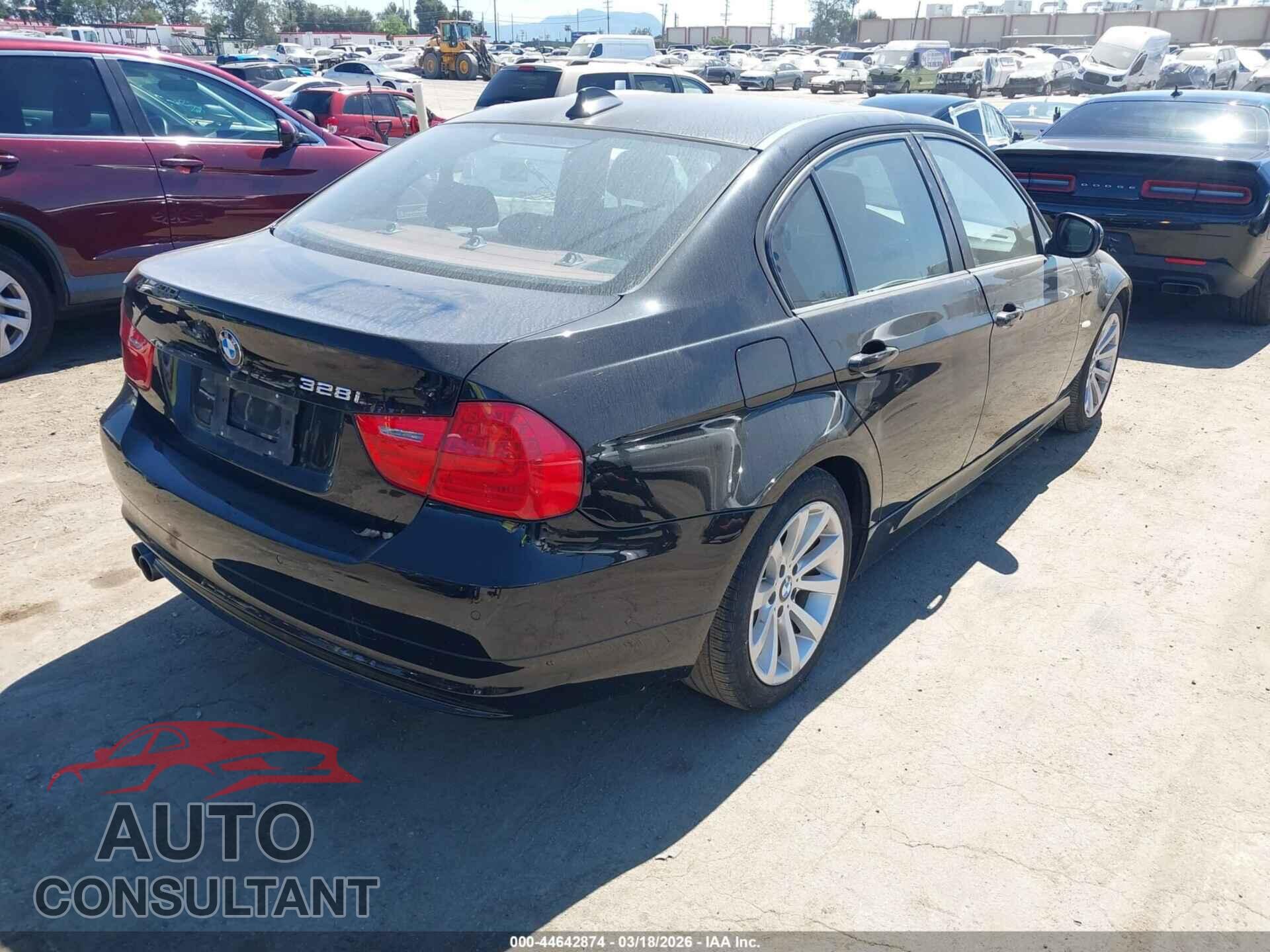 BMW 328I 2011 - WBAPH5G59BNM76613