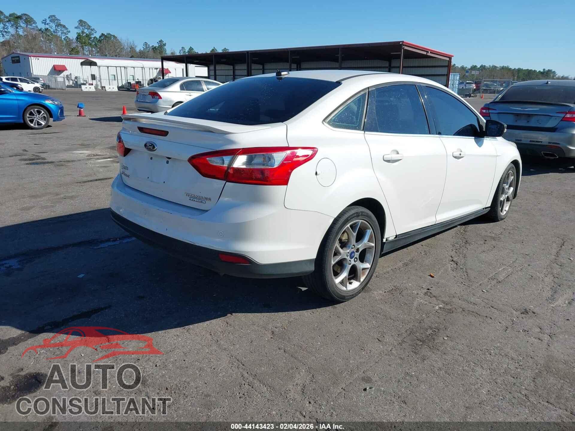 FORD FOCUS 2013 - 1FADP3J2XDL207150
