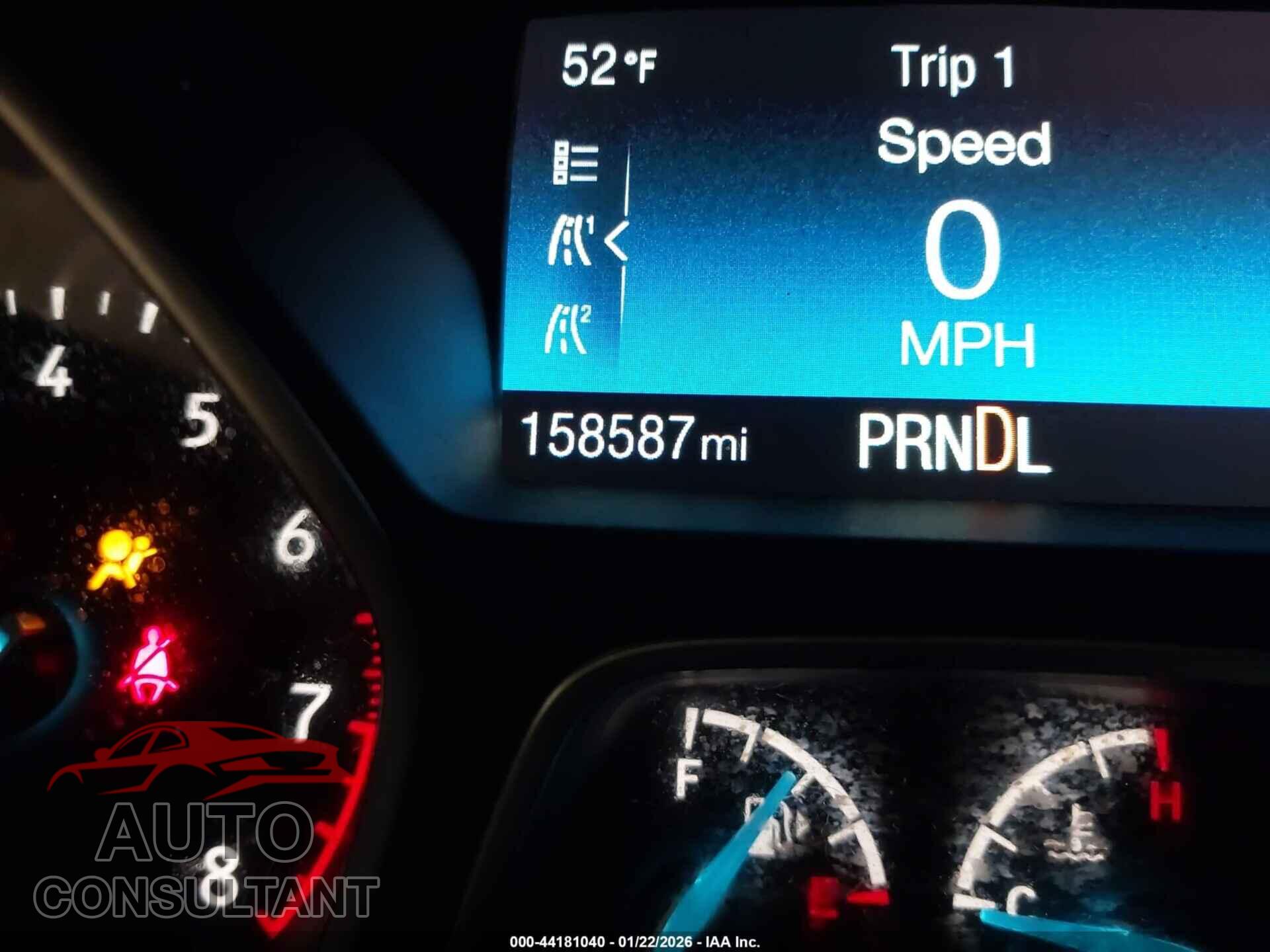 FORD FOCUS 2018 - 1FADP3F26JL324180