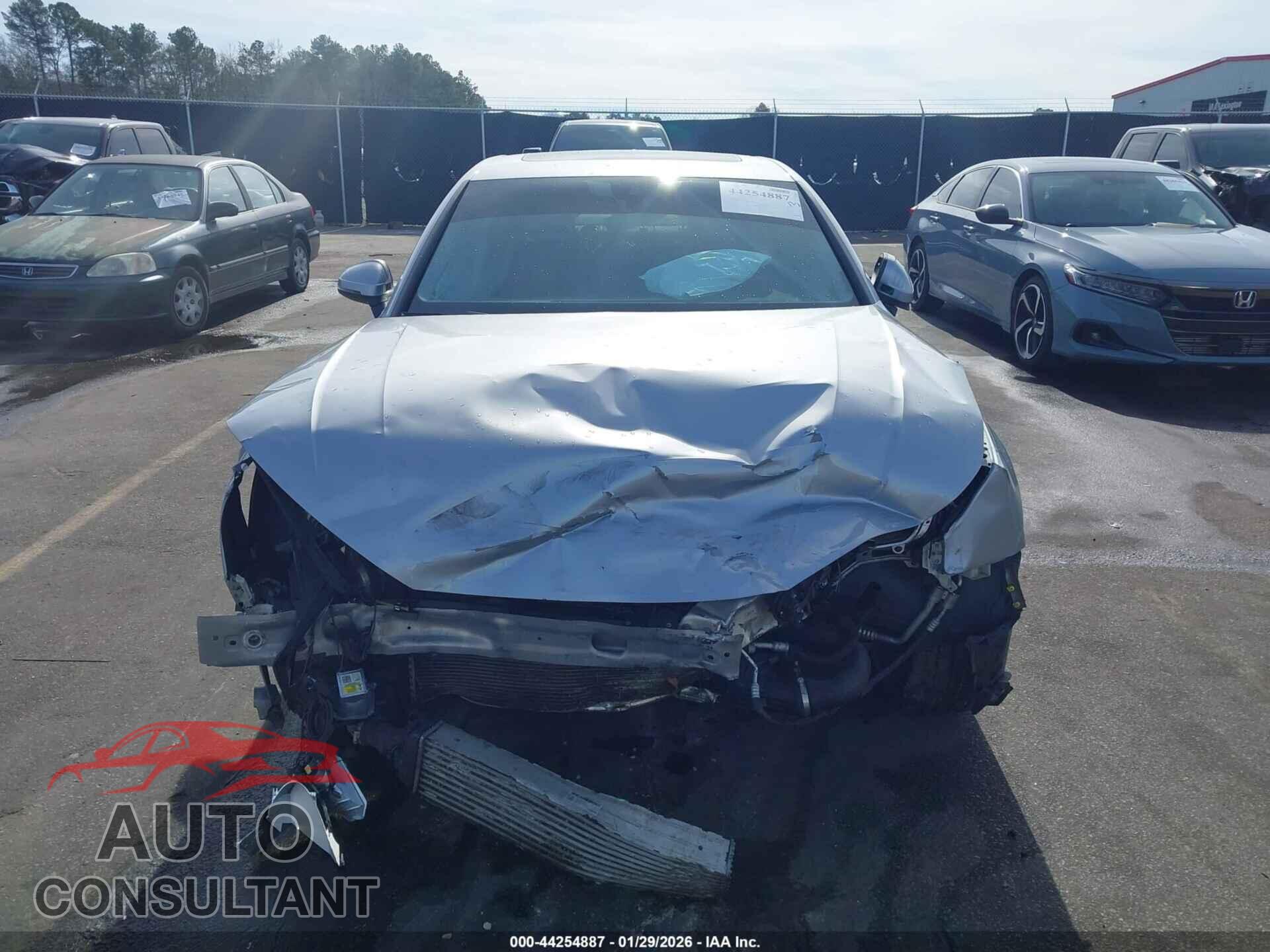 AUDI A4 2019 - WAUDNAF42KA006833