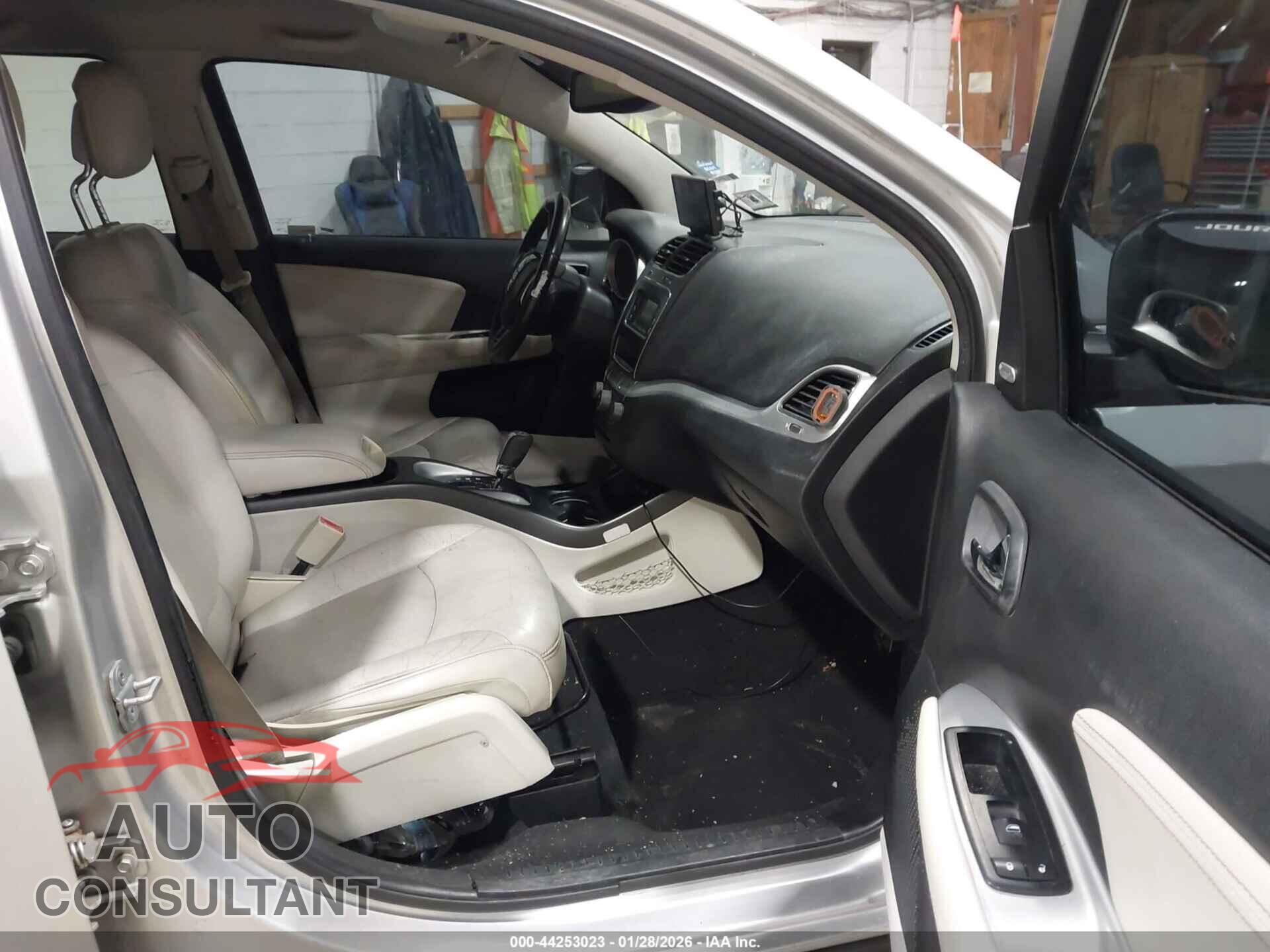 DODGE JOURNEY 2012 - 3C4PDCDGXCT149213