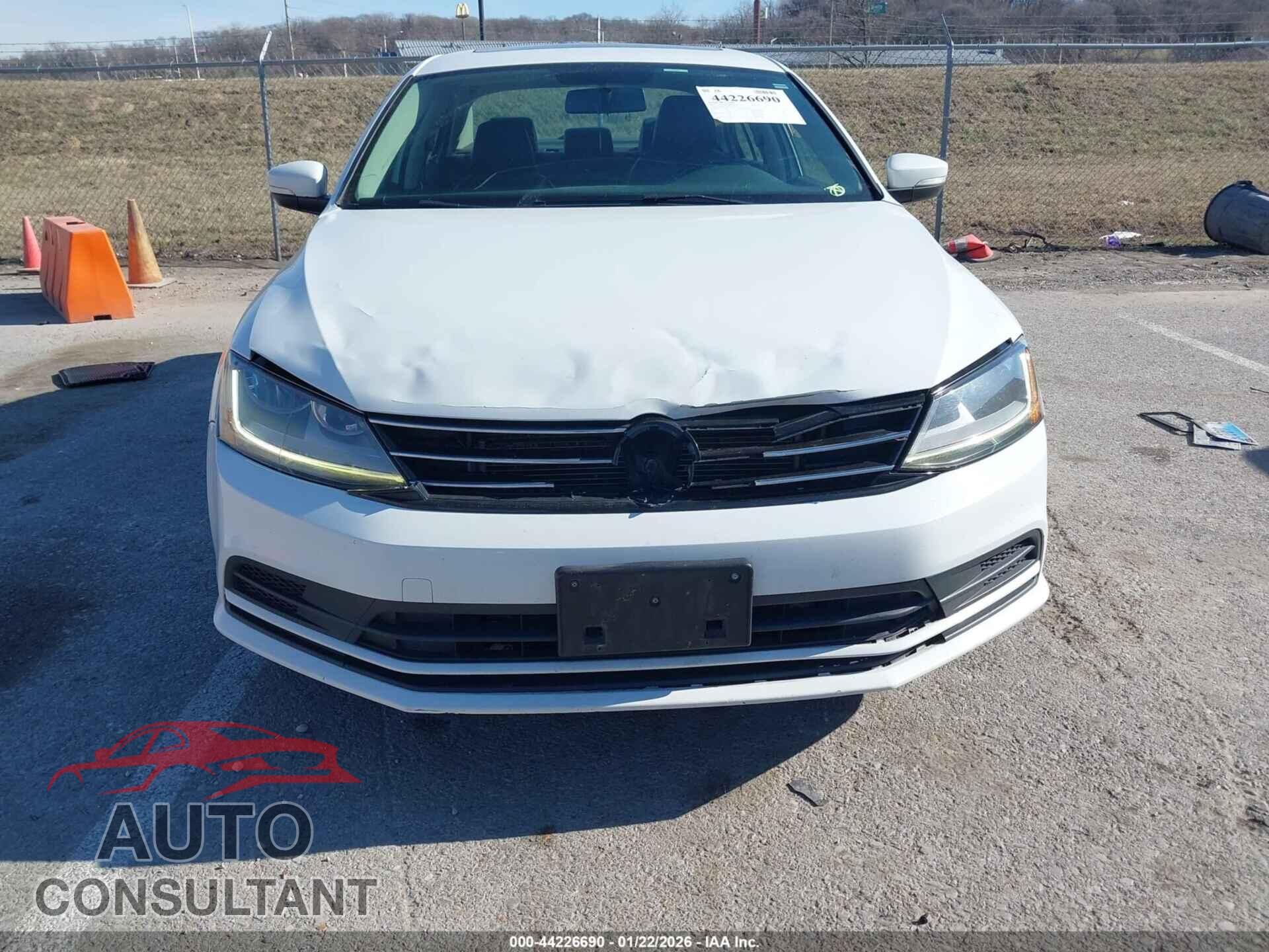 VOLKSWAGEN JETTA 2017 - 3VWDB7AJ2HM204137