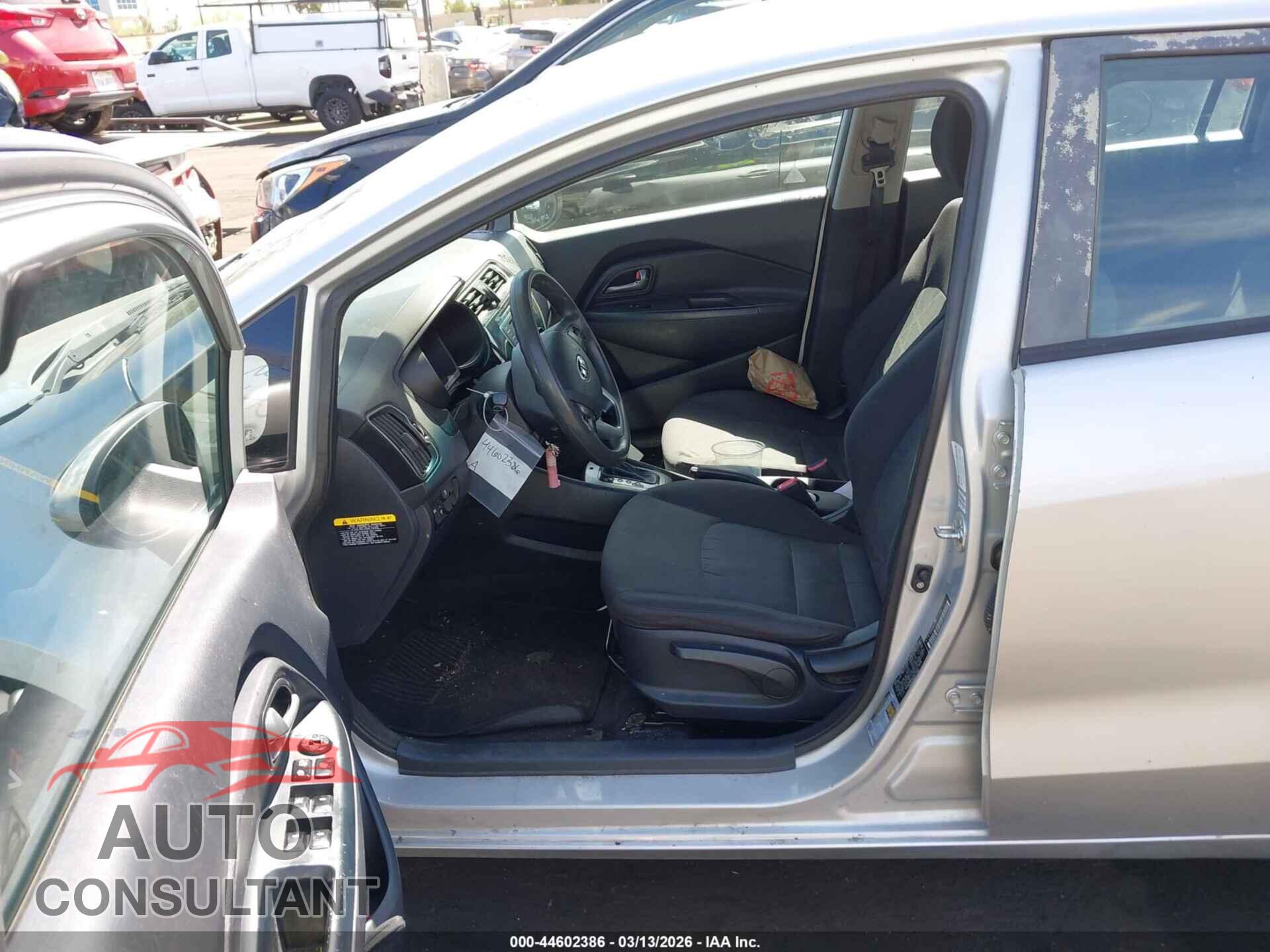 KIA RIO 2017 - KNADM4A36H6057704
