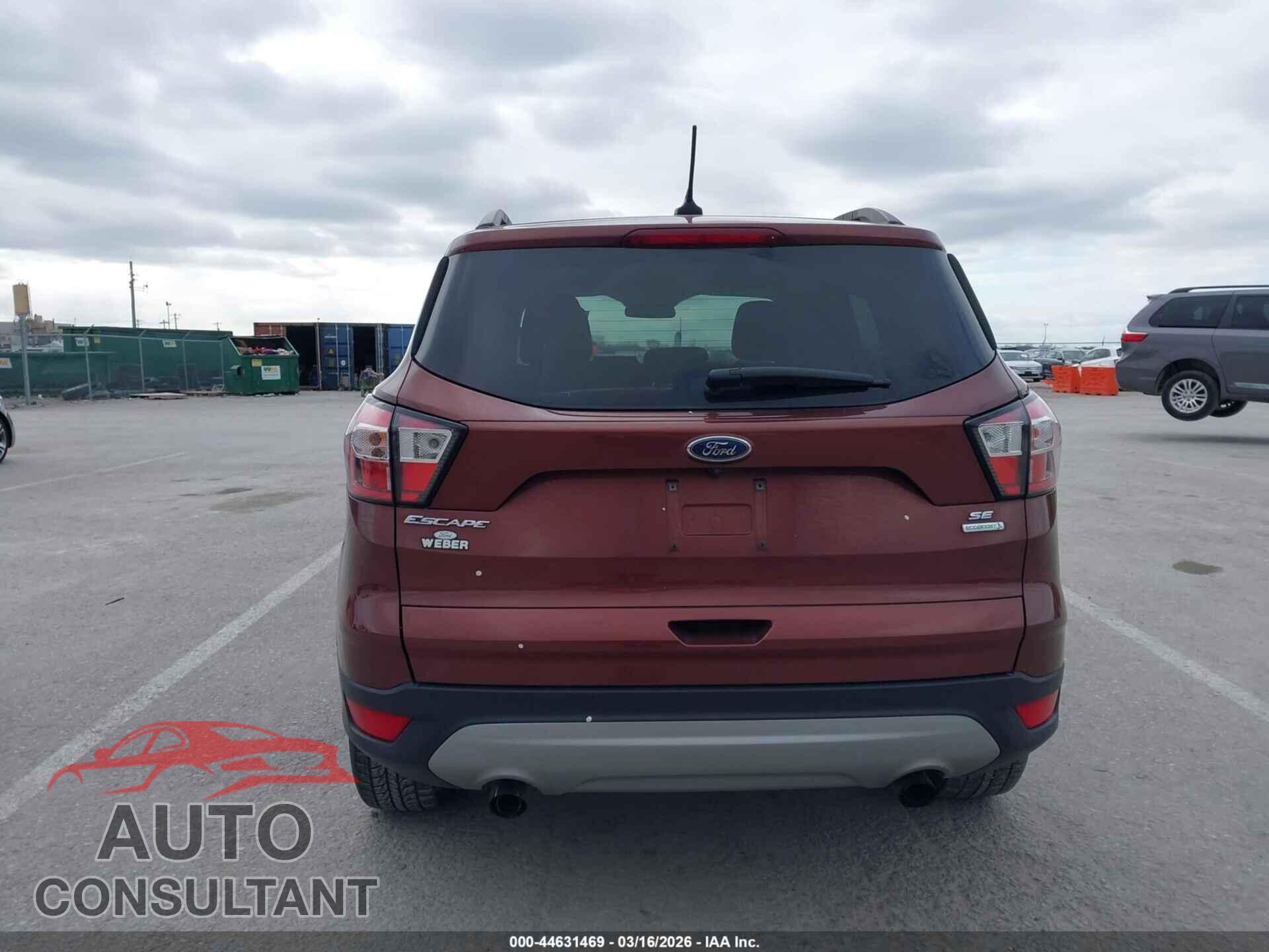 FORD ESCAPE 2018 - 1FMCU0GD8JUB04266