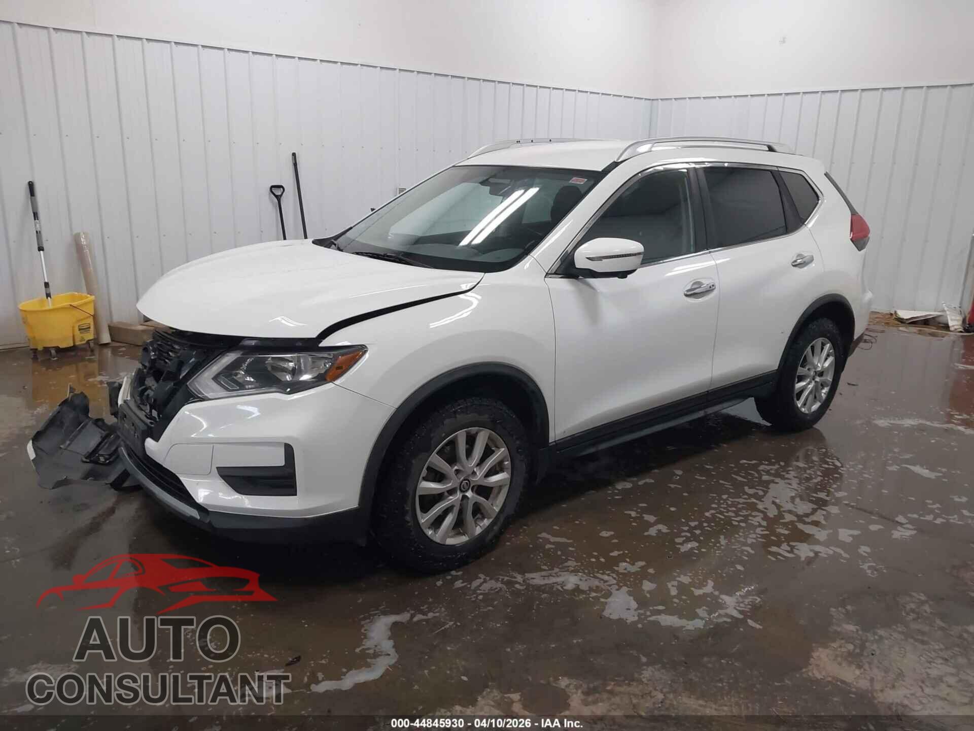 NISSAN ROGUE 2017 - KNMAT2MV7HP520101