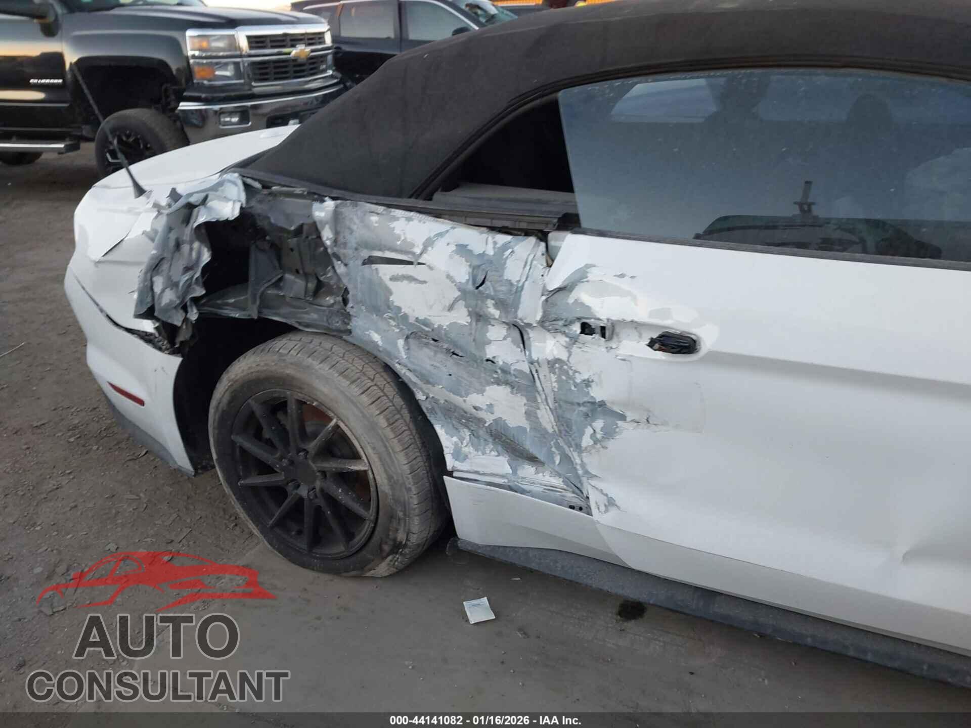 FORD MUSTANG 2019 - 1FATP8UH5K5123506