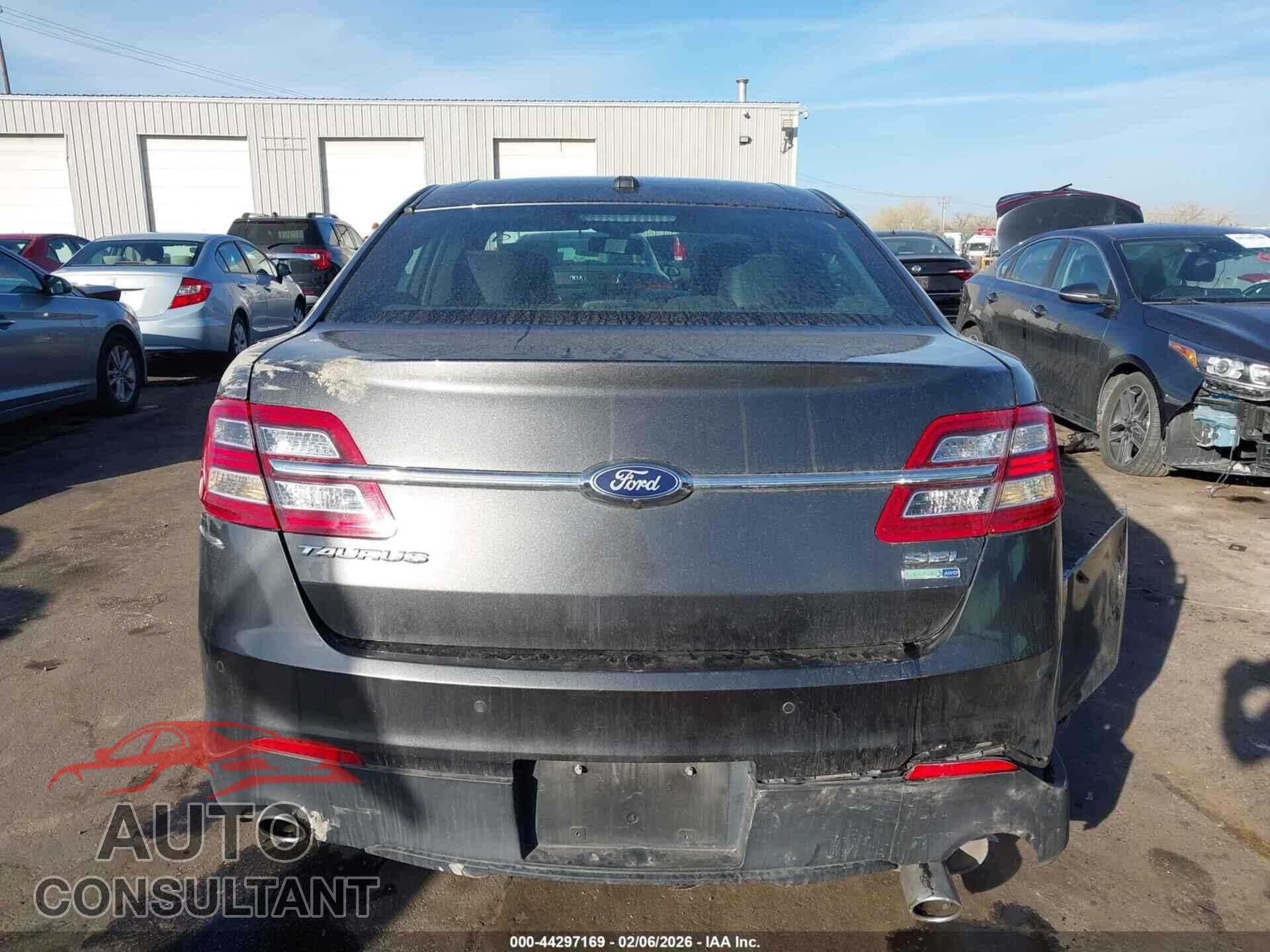 FORD TAURUS 2018 - 1FAHP2H83JG107269