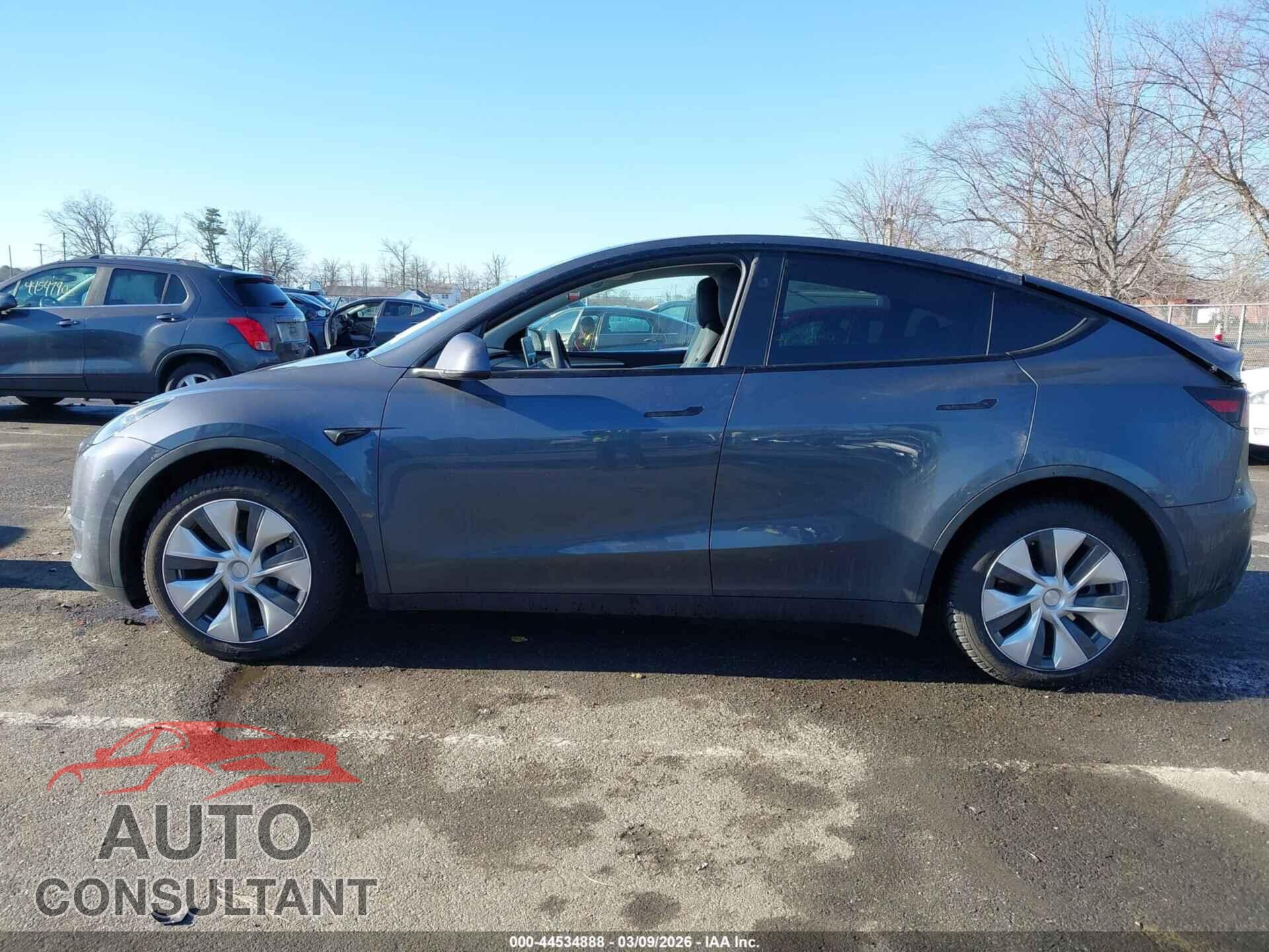 TESLA MODEL Y 2023 - 7SAYGDEE2PA210153