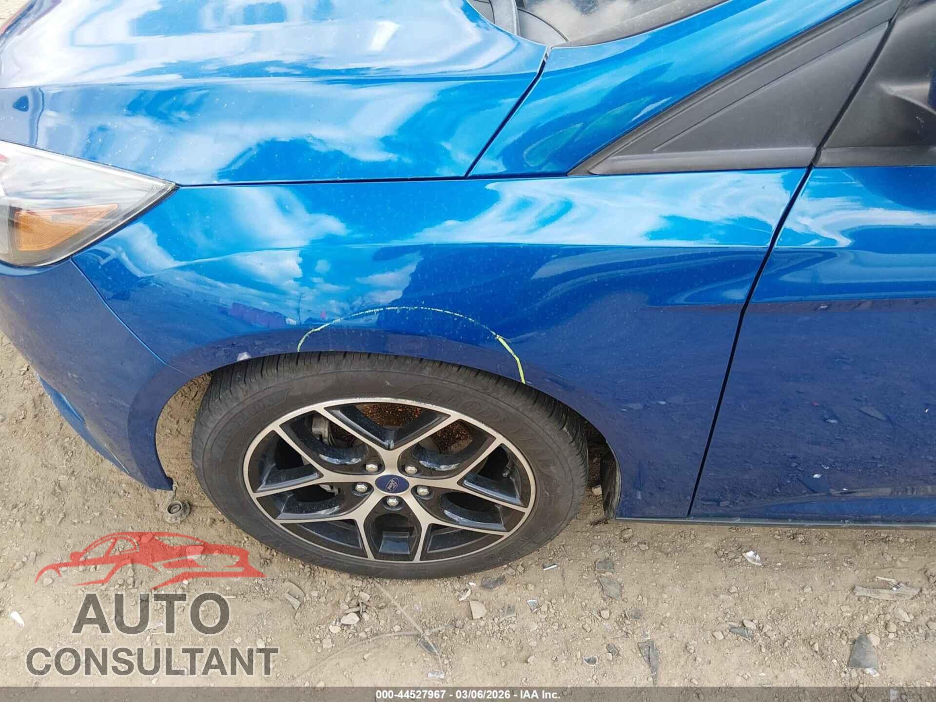 FORD FOCUS 2018 - 1FADP3H28JL319219