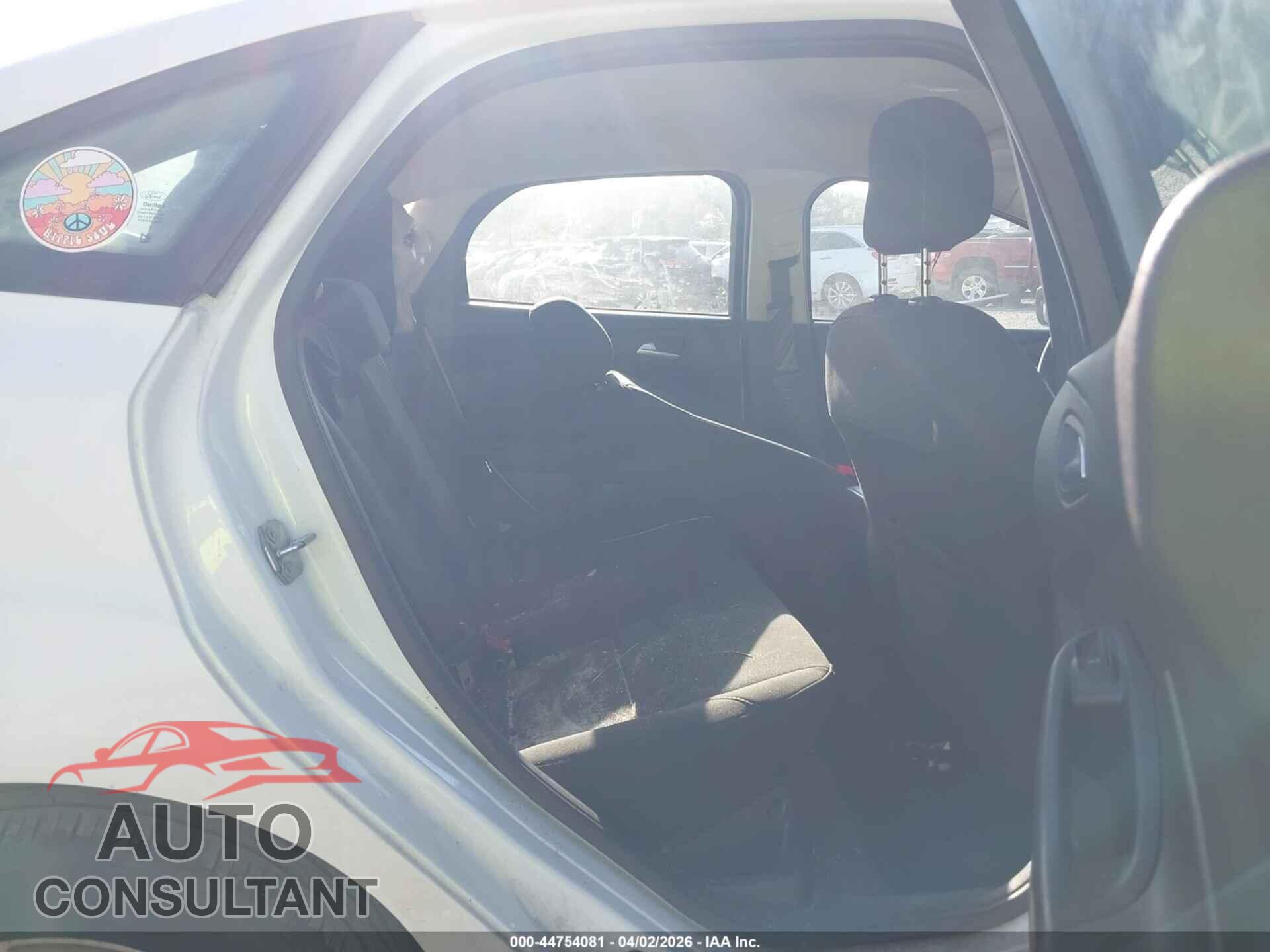 FORD FOCUS 2018 - 1FADP3F23JL327246