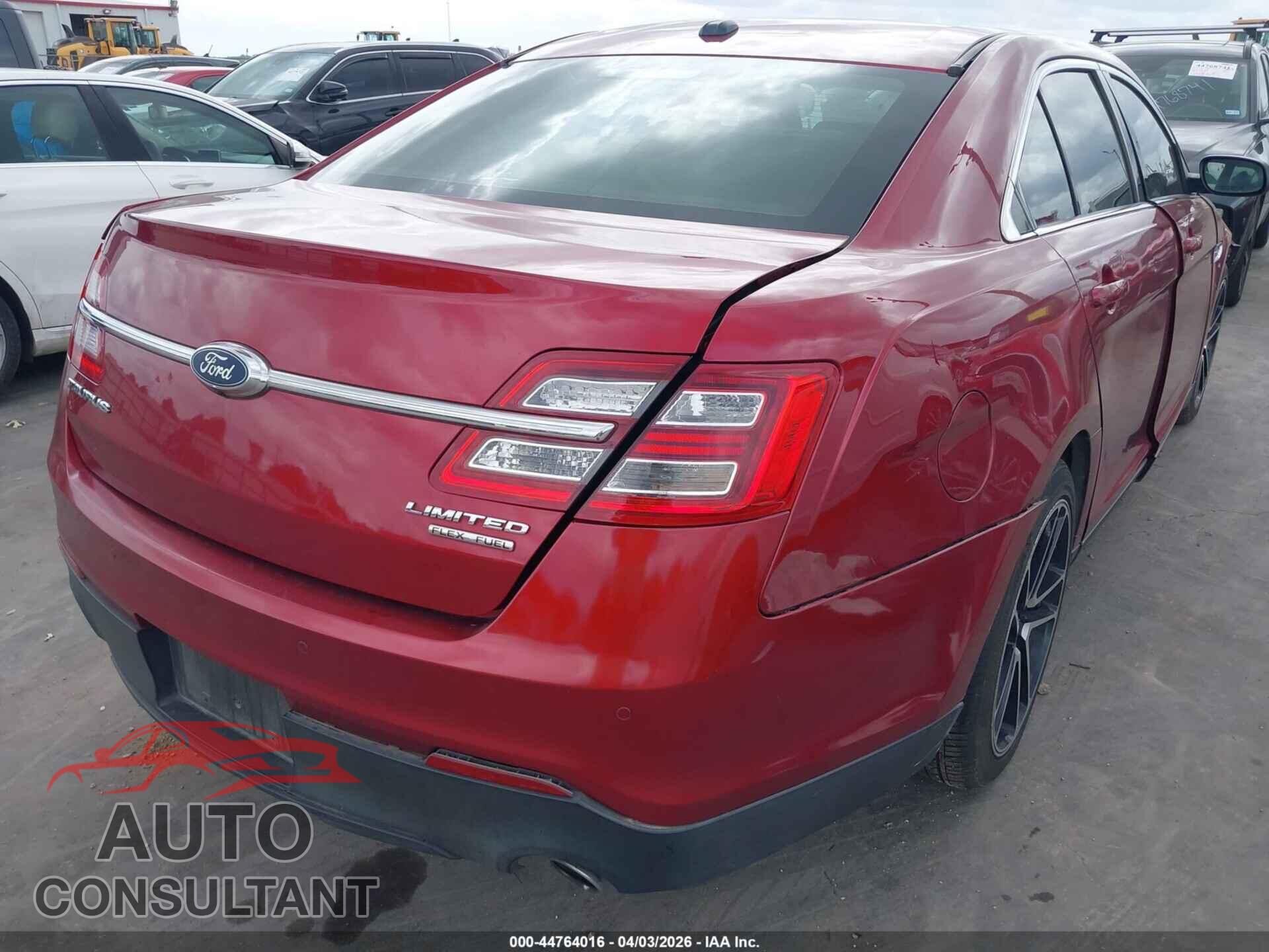 FORD TAURUS 2018 - 1FAHP2F87JG101557