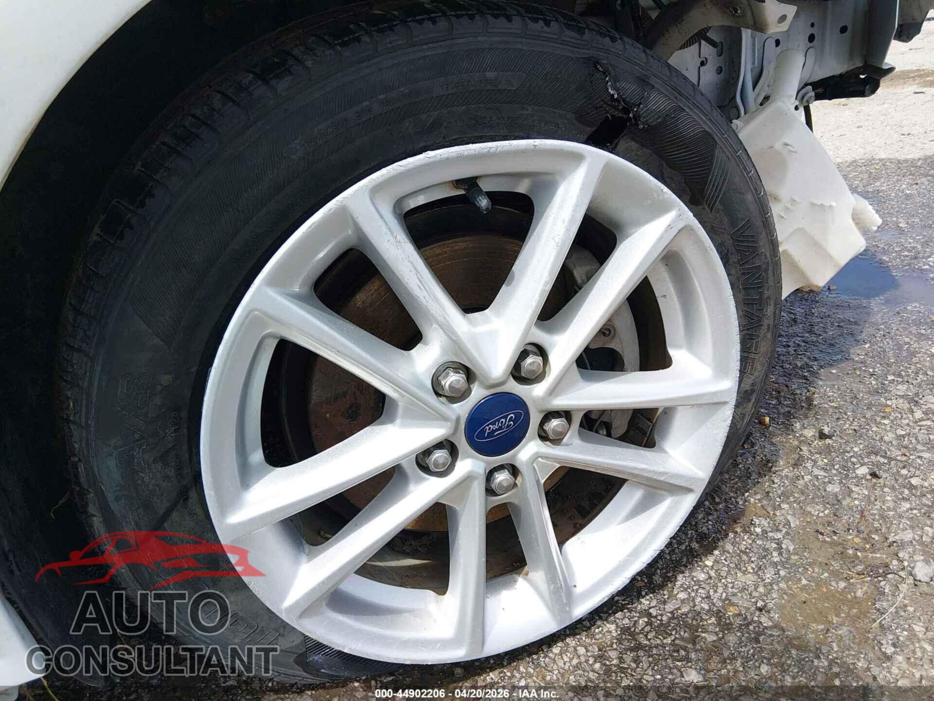 FORD FOCUS 2016 - 1FADP3F22GL261359