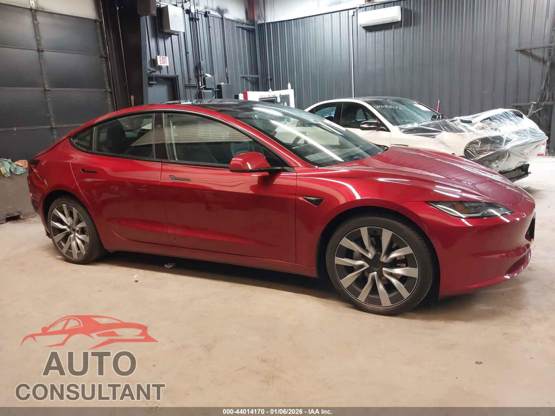 TESLA MODEL 3 2024 - 5YJ3E1EB2RF811148