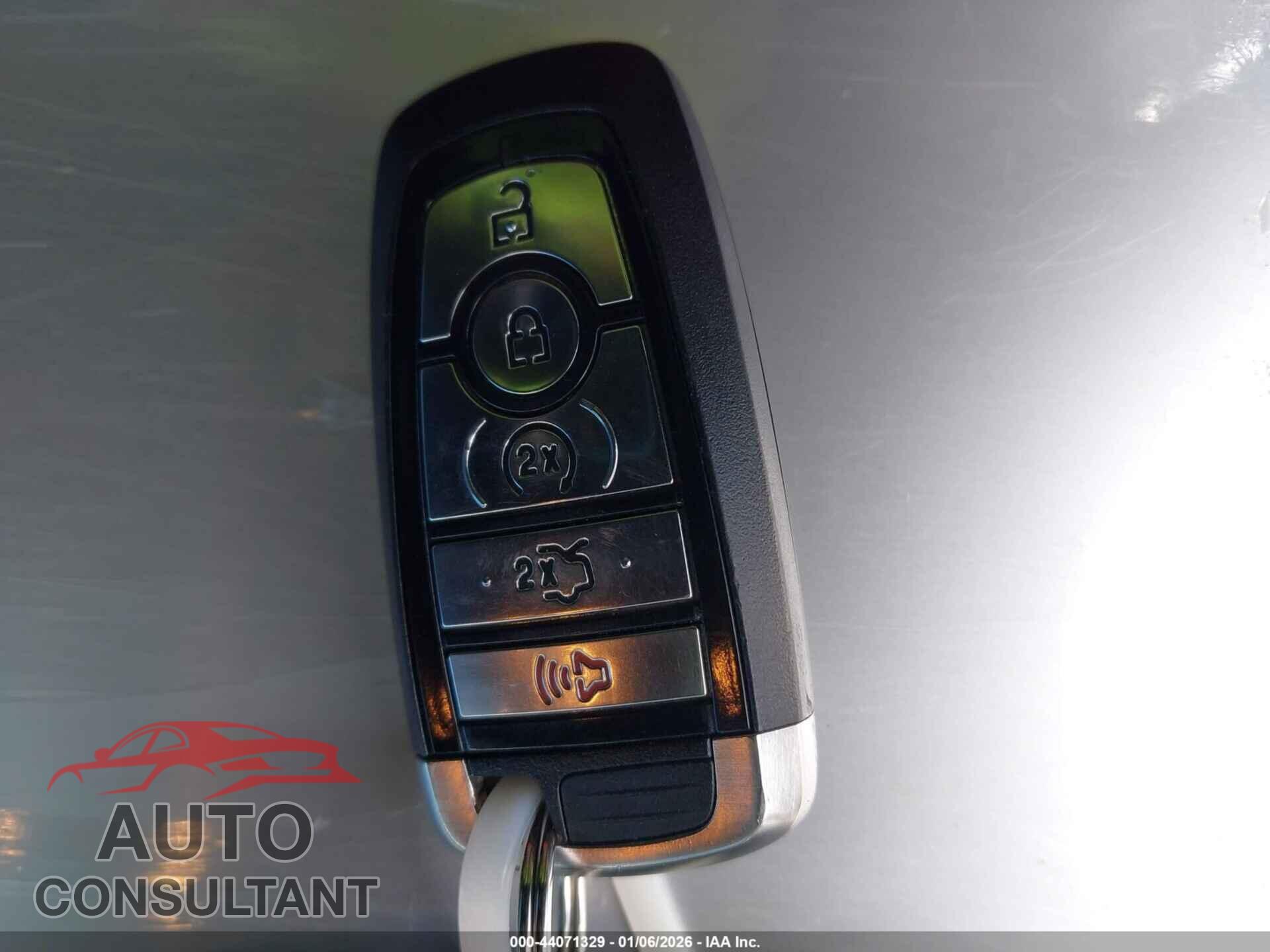 FORD MUSTANG 2019 - 1FA6P8CF9K5102283