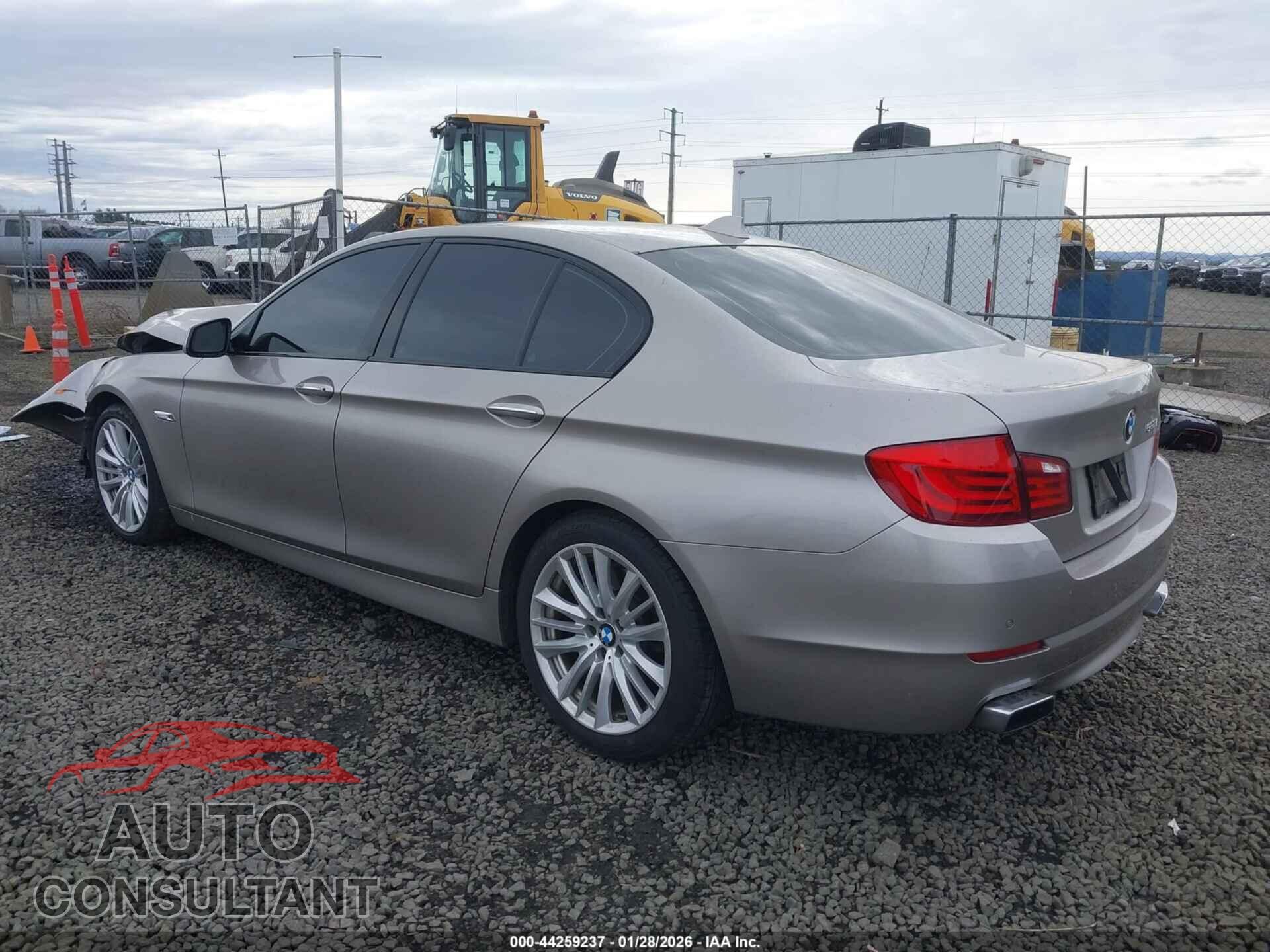 BMW 5 SERIES 2011 - WBAFR9C5XBC618176