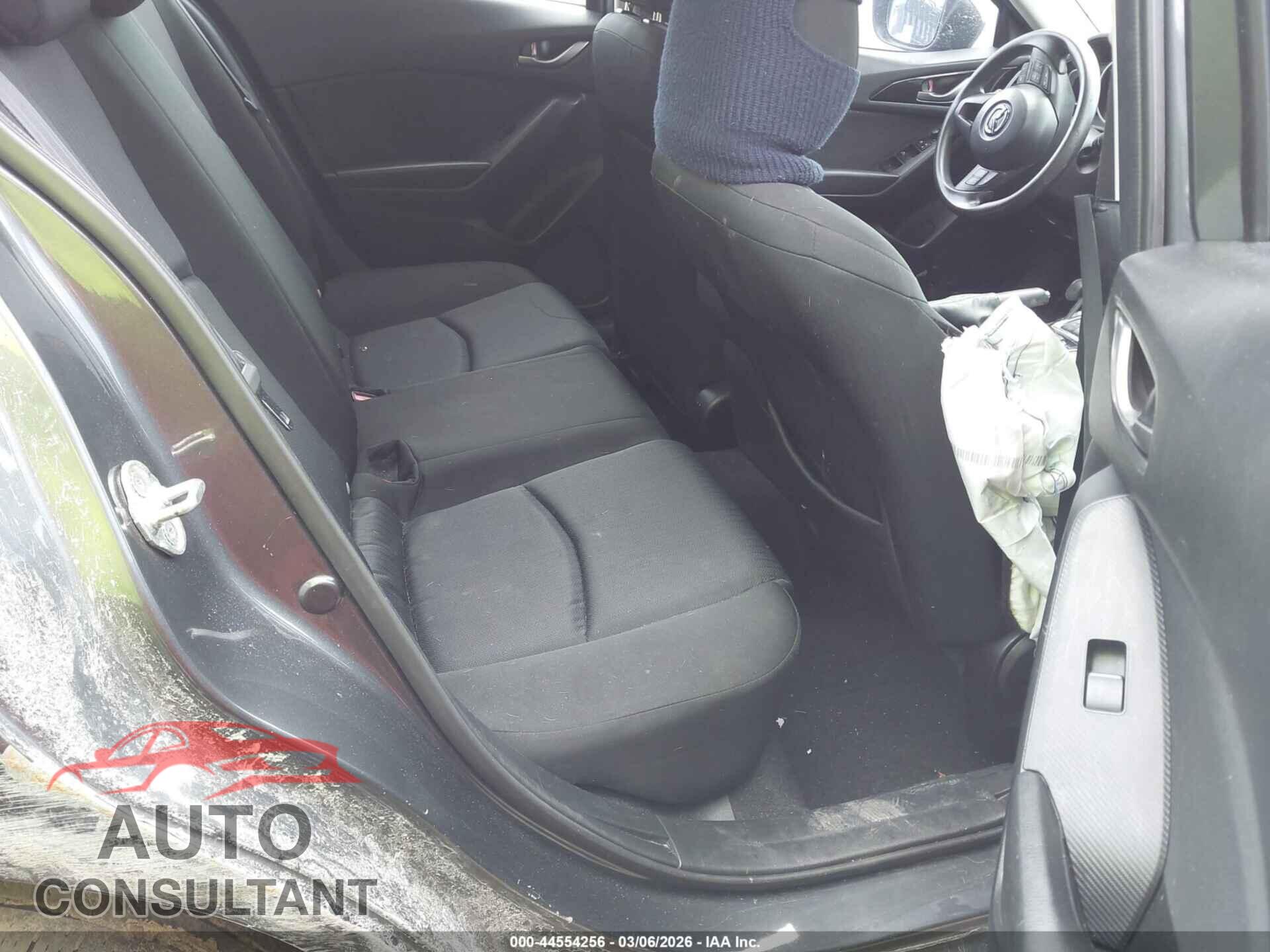 MAZDA MAZDA3 2015 - JM1BM1U74F1256347
