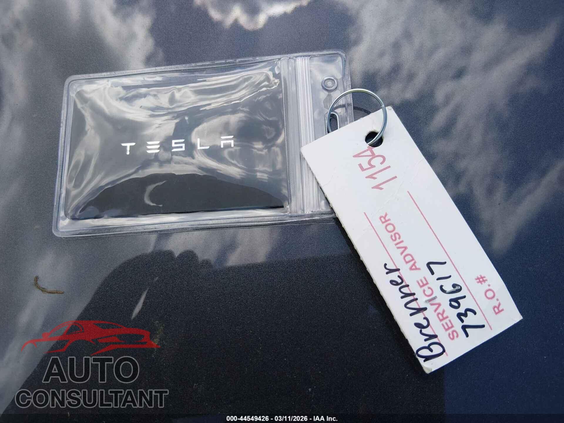 TESLA MODEL 3 2024 - 5YJ3E1EB7RF717248