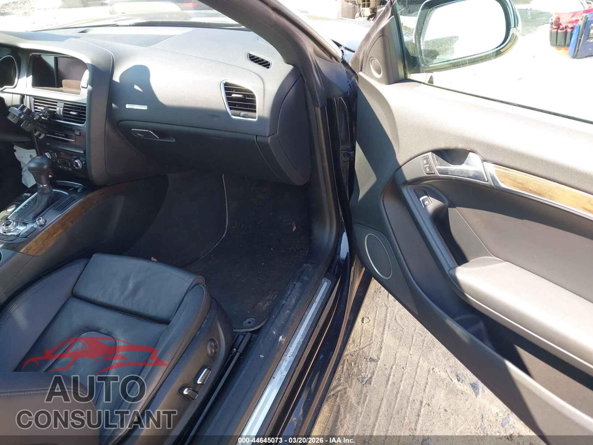 AUDI A5 2013 - WAUJFAFH6DN010270