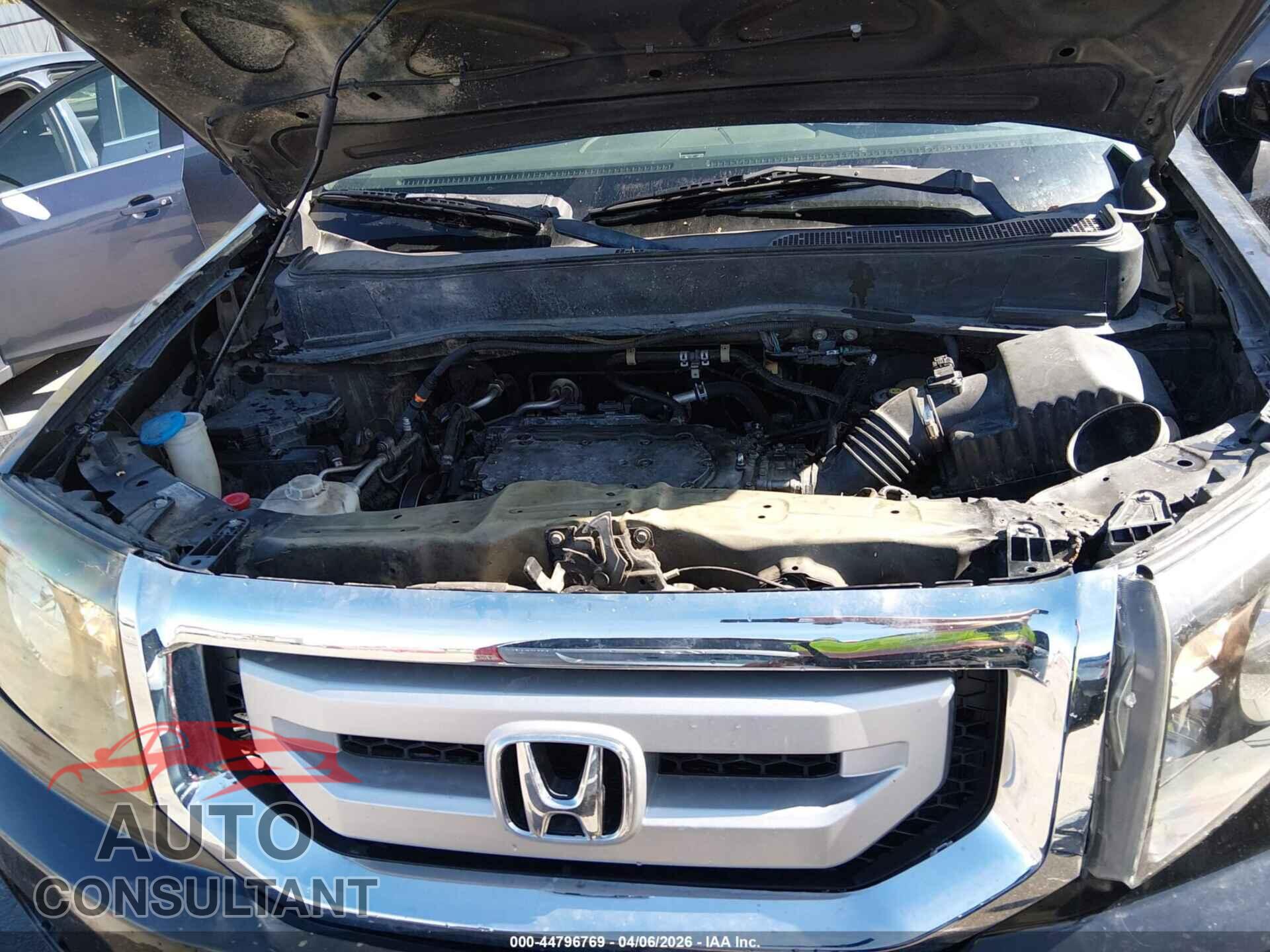 HONDA PILOT 2011 - 5FNYF3H48BB016560
