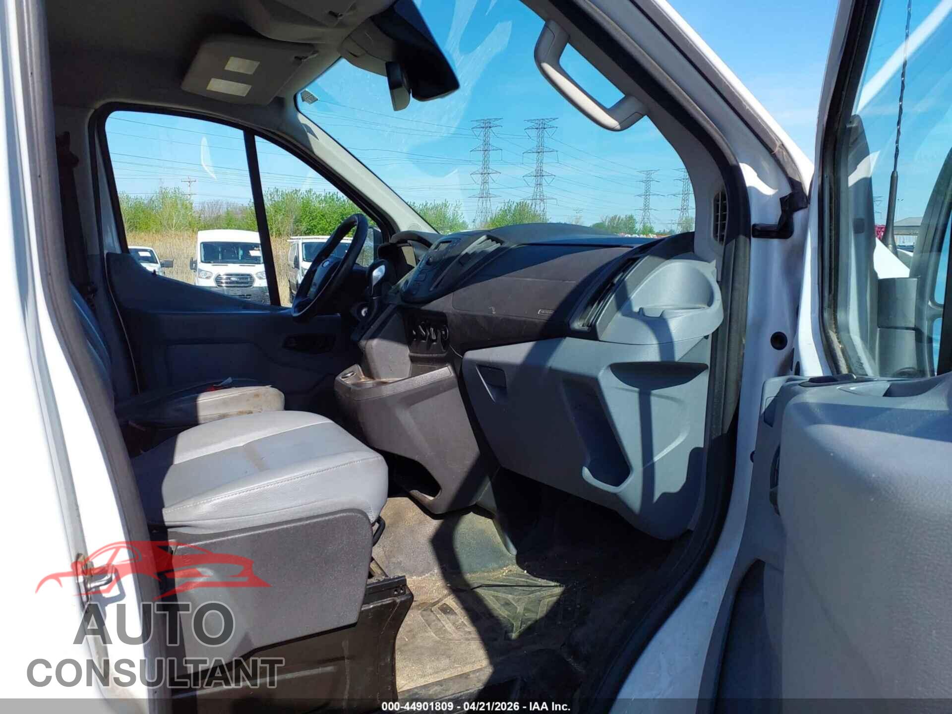 FORD TRANSIT-150 2017 - 1FTYE1ZM2HKB04649