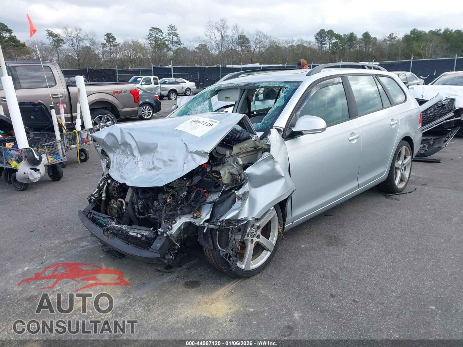 VOLKSWAGEN JETTA 2009 - 3VWMM71KX9M268009
