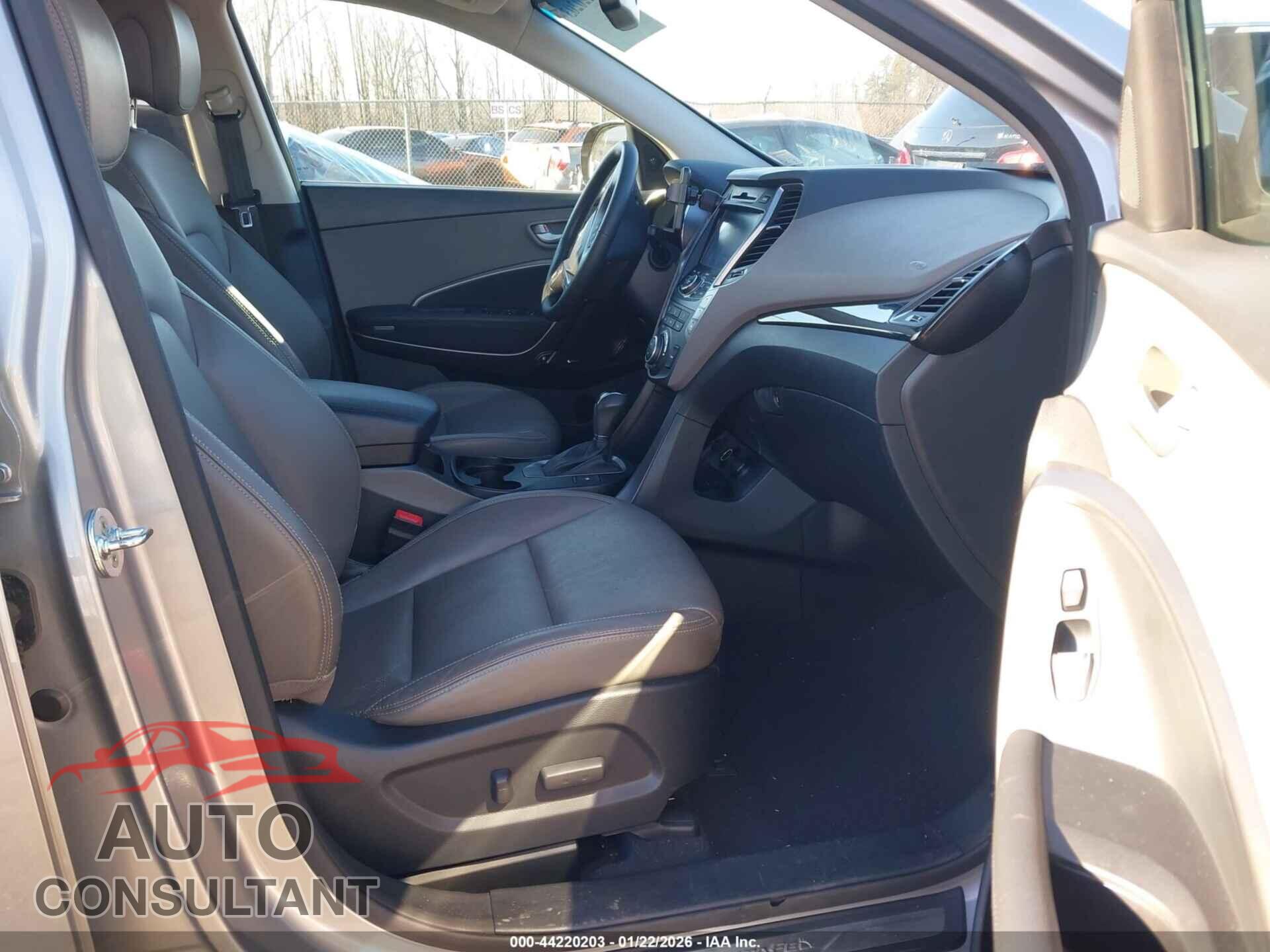 HYUNDAI SANTA FE 2016 - KM8SR4HF8GU152900