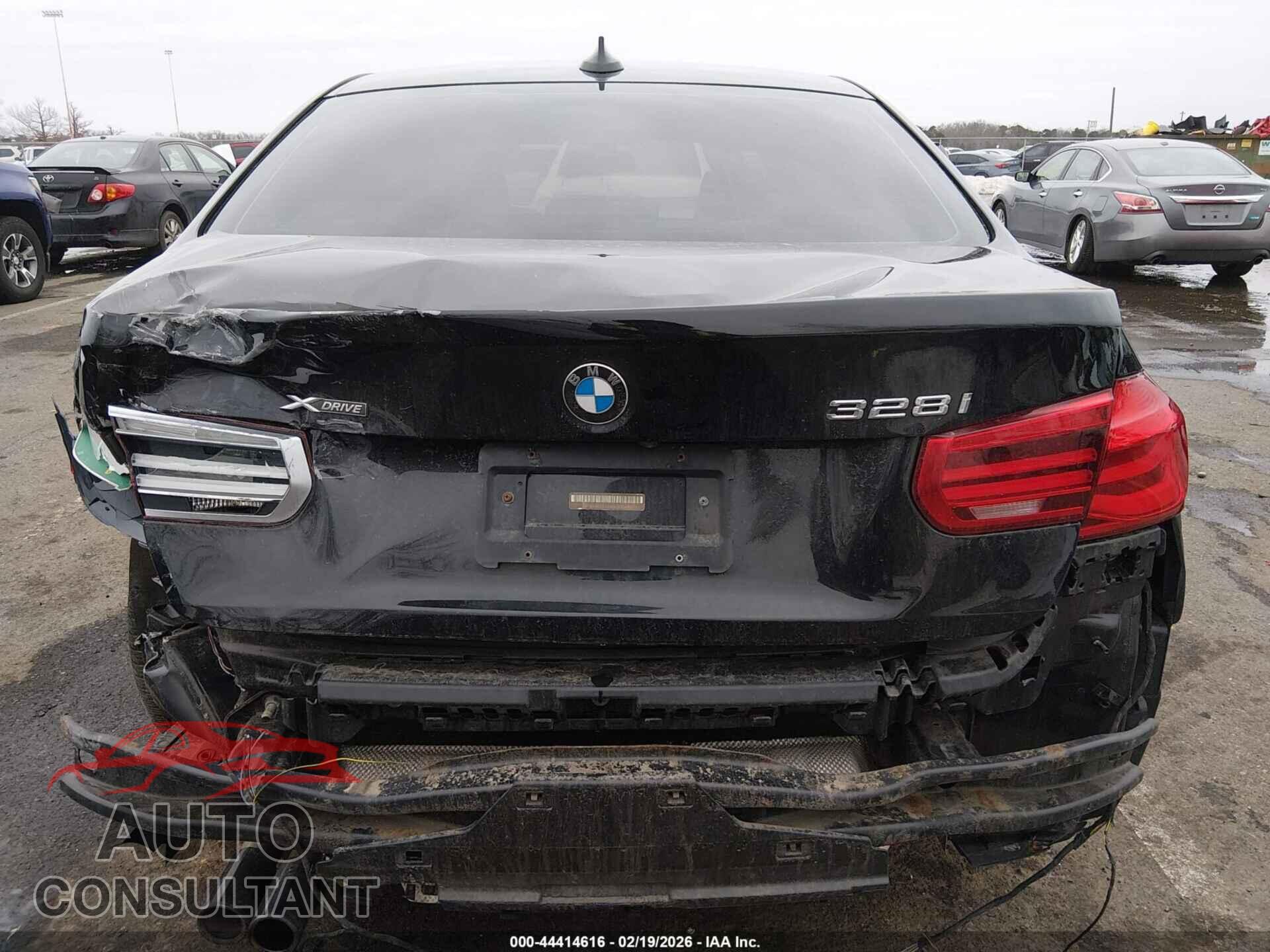 BMW 328I 2016 - WBA8E3G56GNU03367