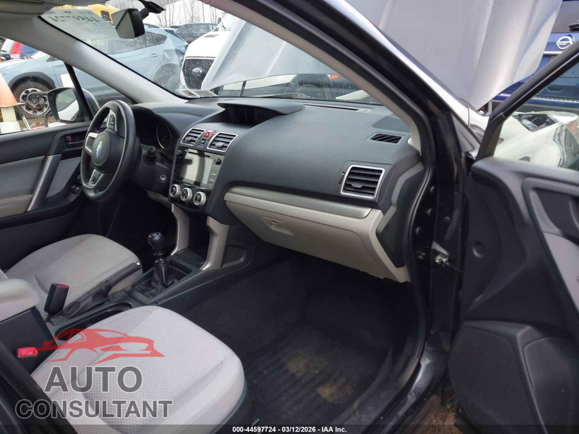 SUBARU FORESTER 2017 - JF2SJAEC0HG567912