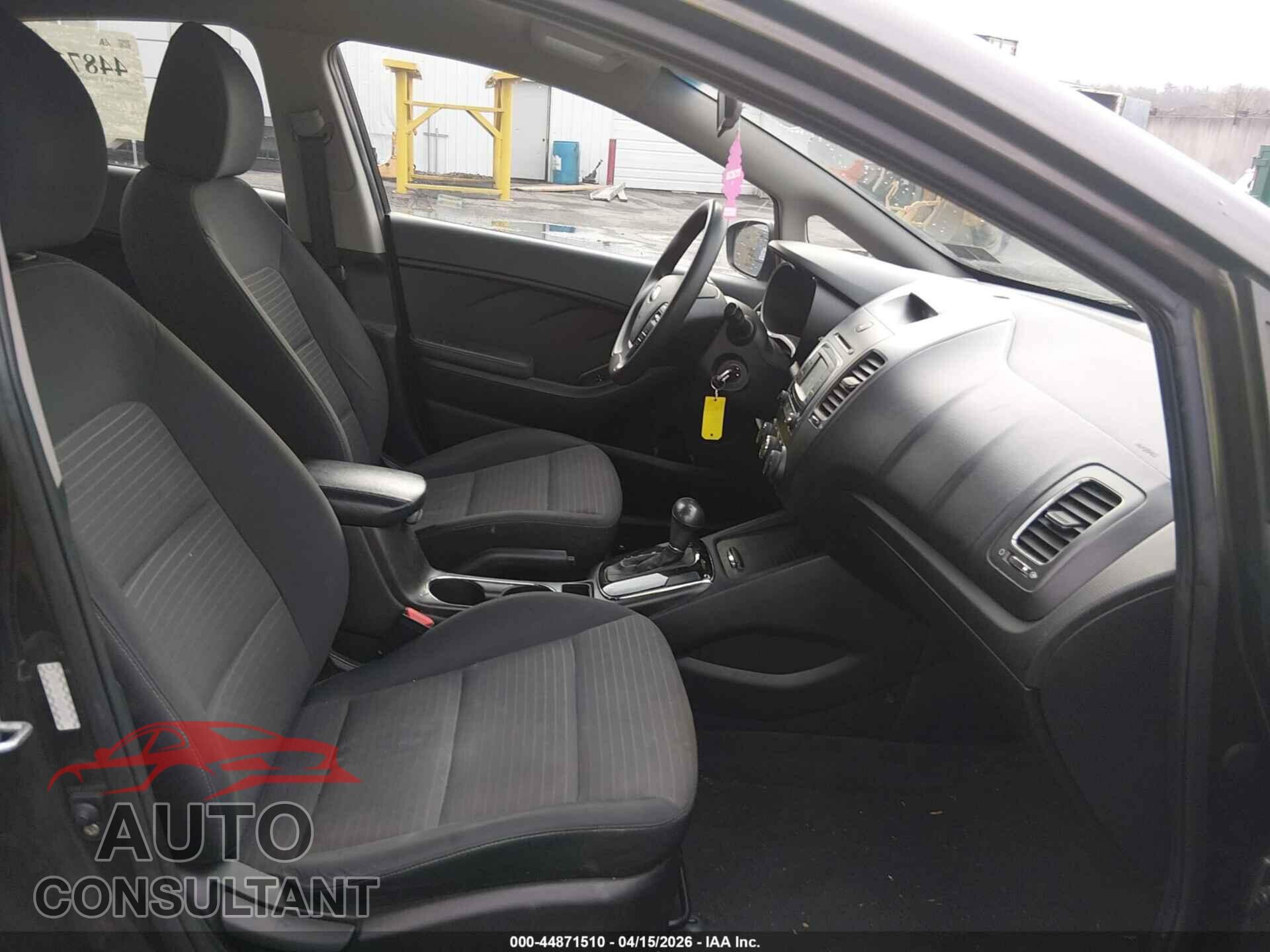 KIA FORTE 2017 - 3KPFL4A74HE035695
