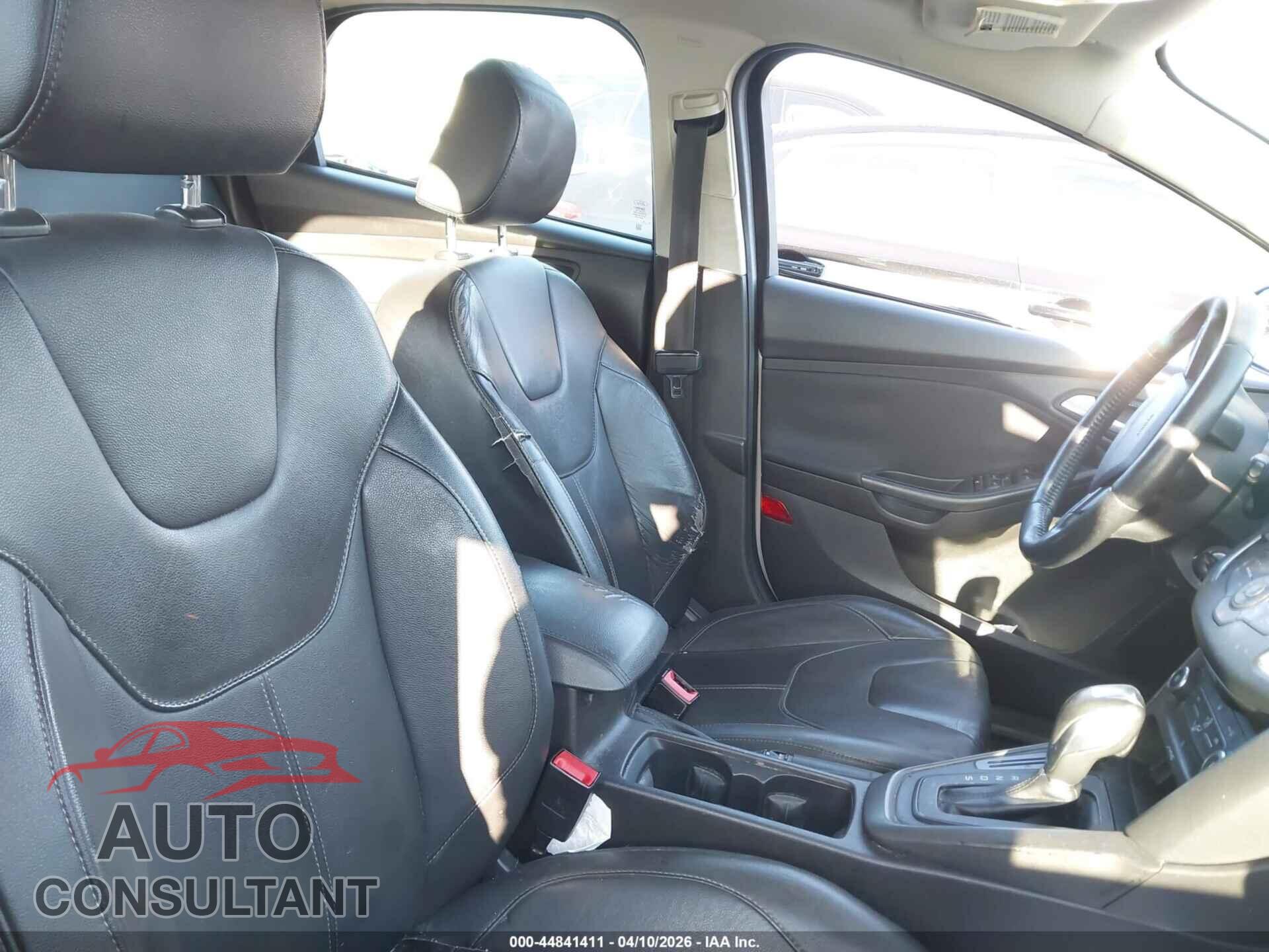 FORD FOCUS 2016 - 1FADP3K29GL299533