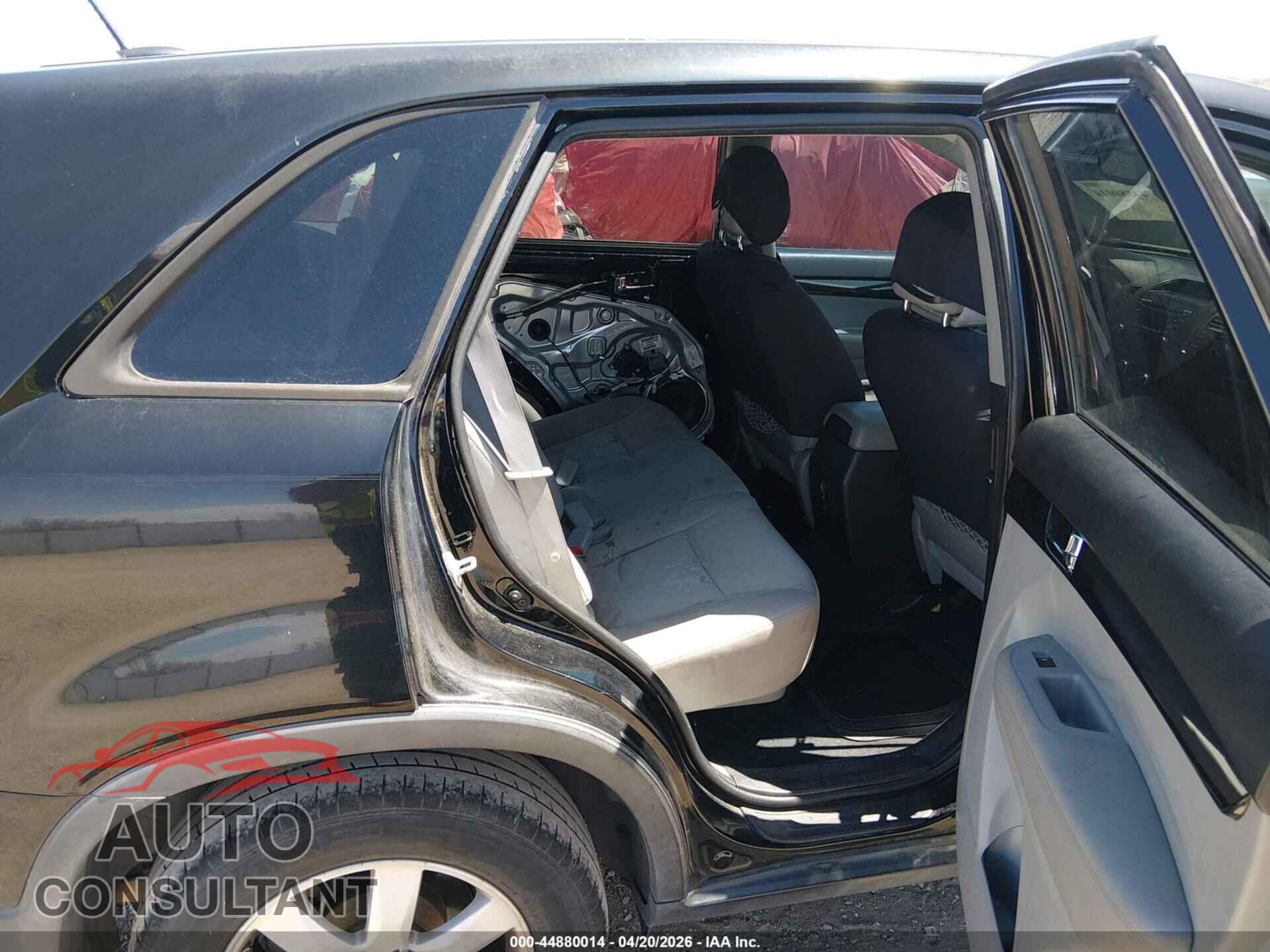 KIA SORENTO 2011 - 5XYKT3A14BG080733