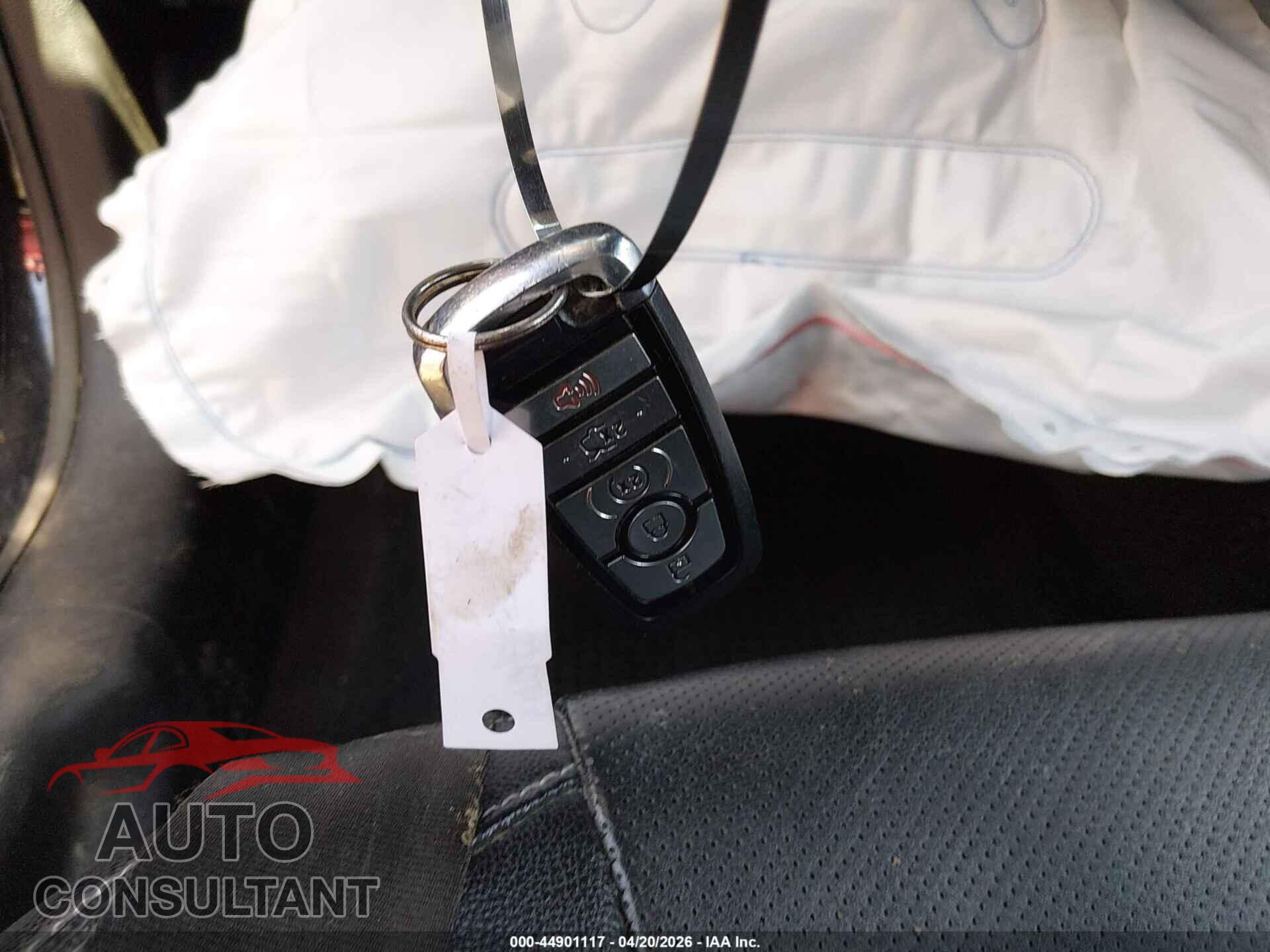 FORD MUSTANG 2019 - 1FATP8UH8K5104366