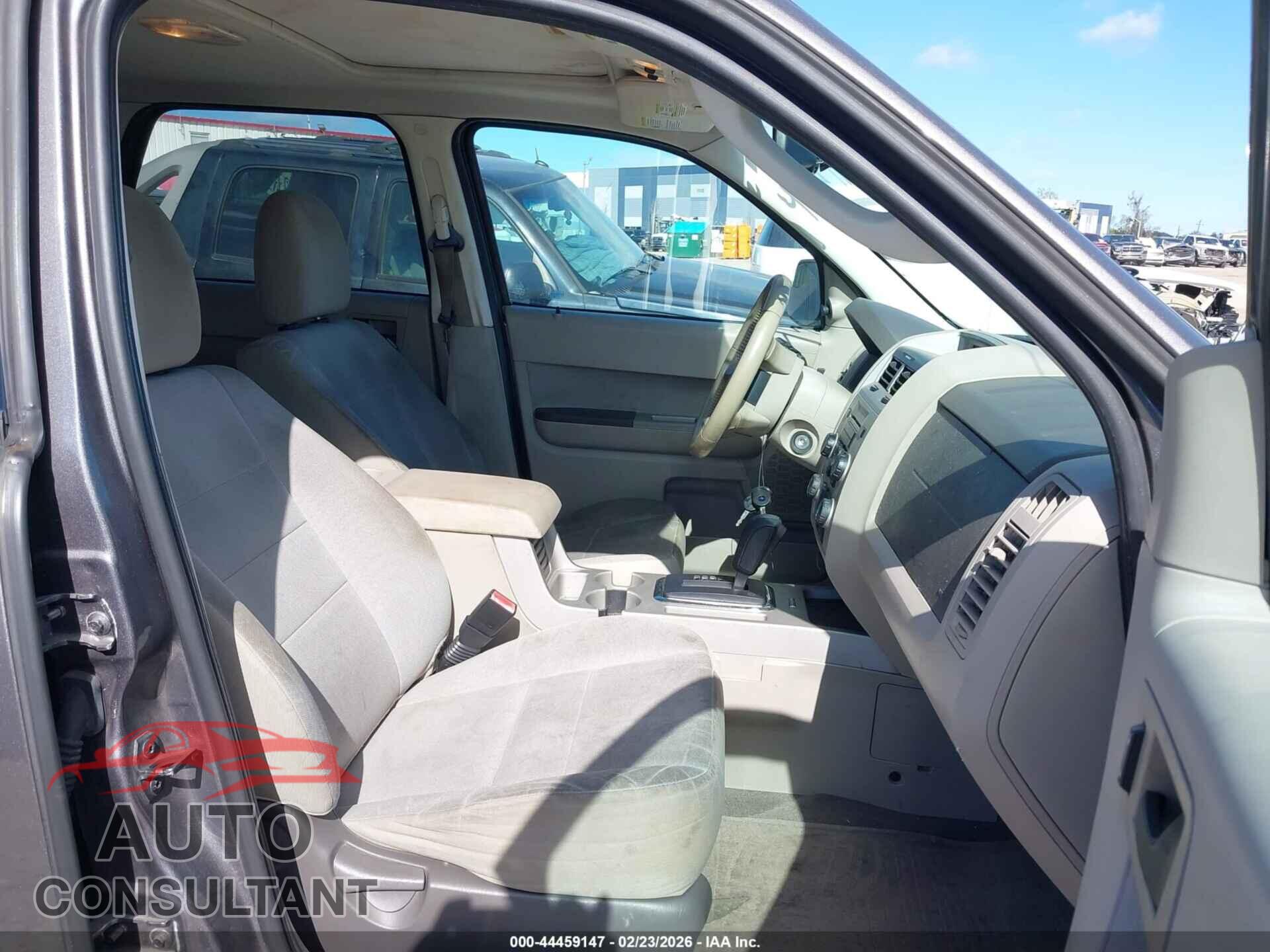 FORD ESCAPE 2011 - 1FMCU0D72BKC08831